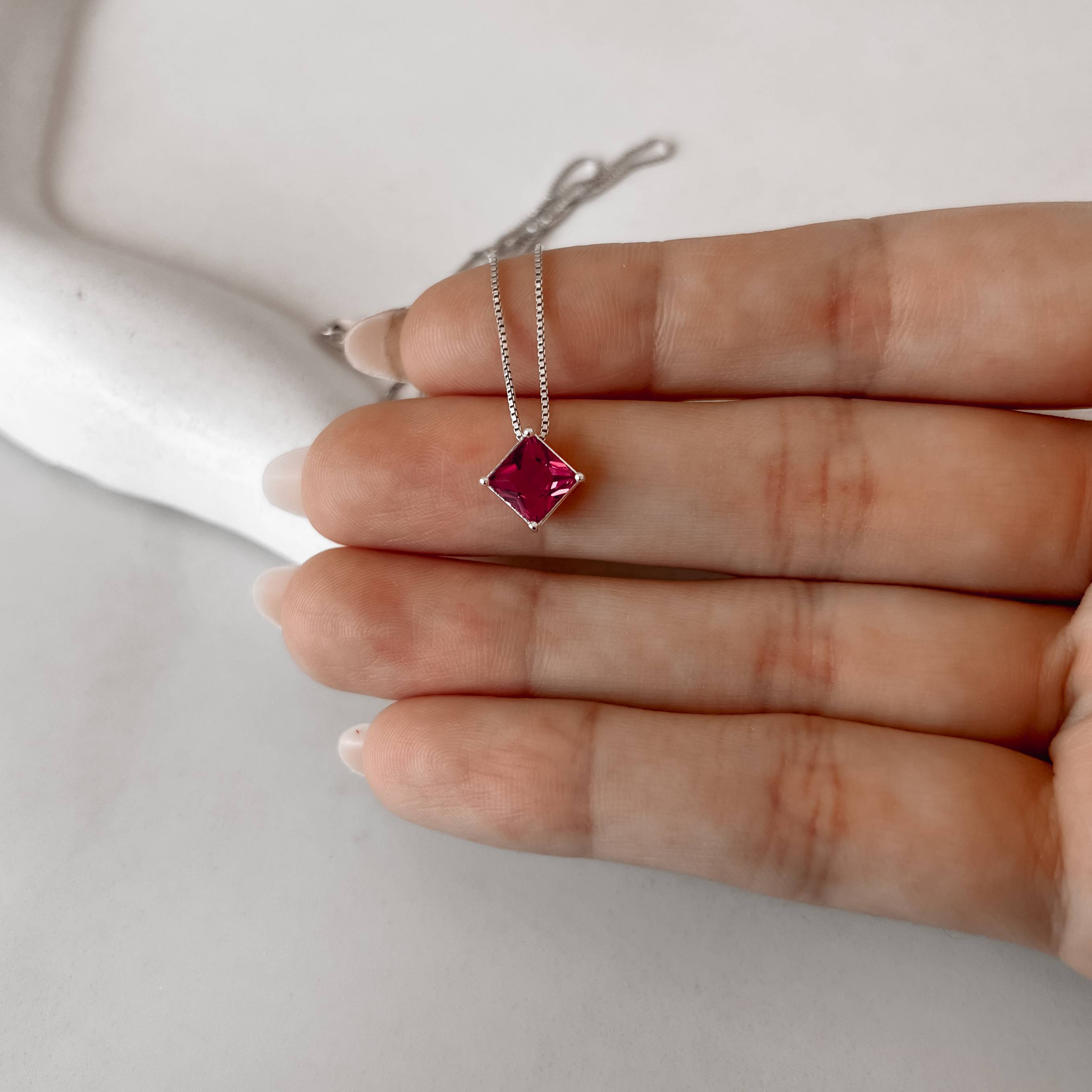 Imagem Secundária Colar zircônia losango cereja 10mm 45cm