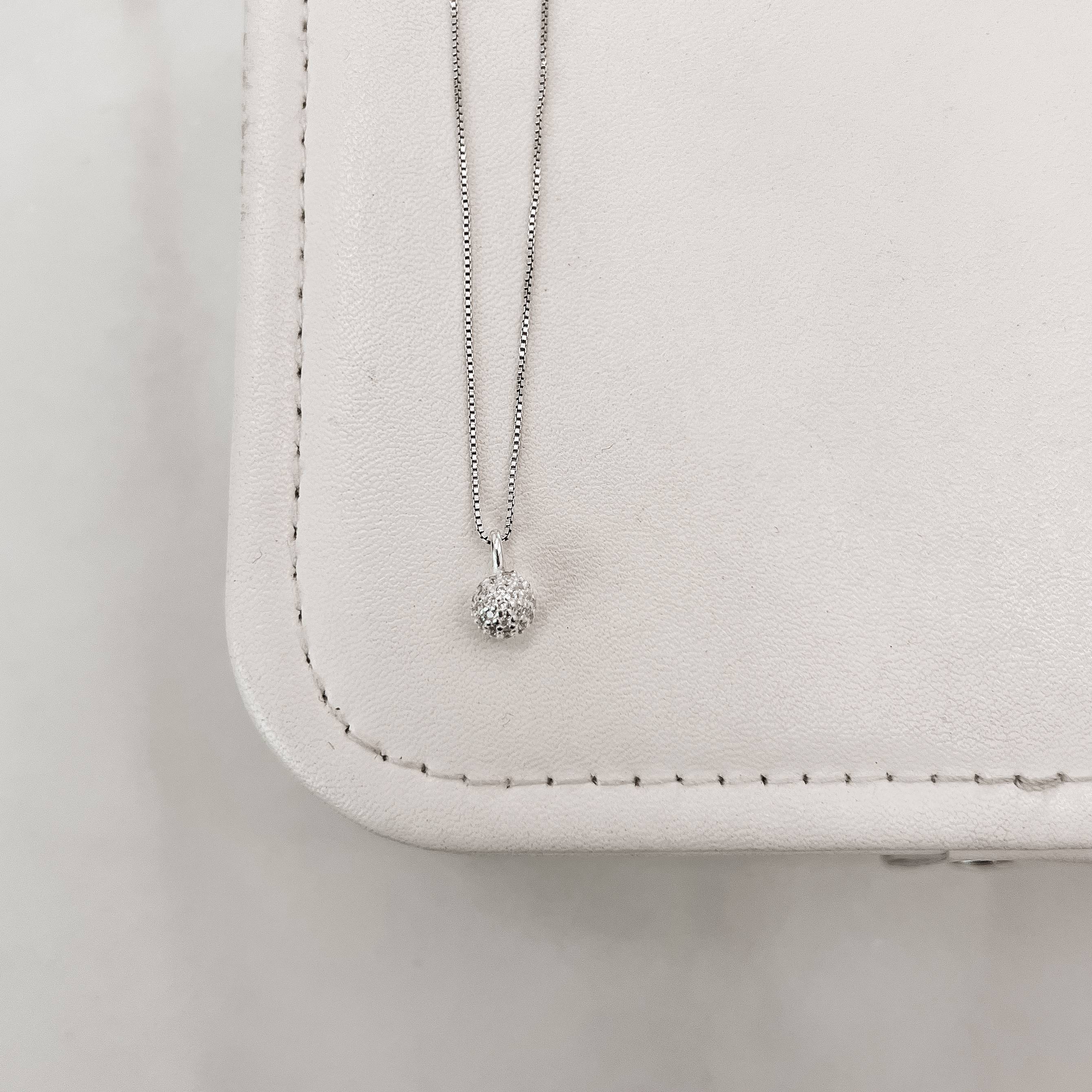 Imagem Colar pingente bola toda cravejada 6mm 40cm