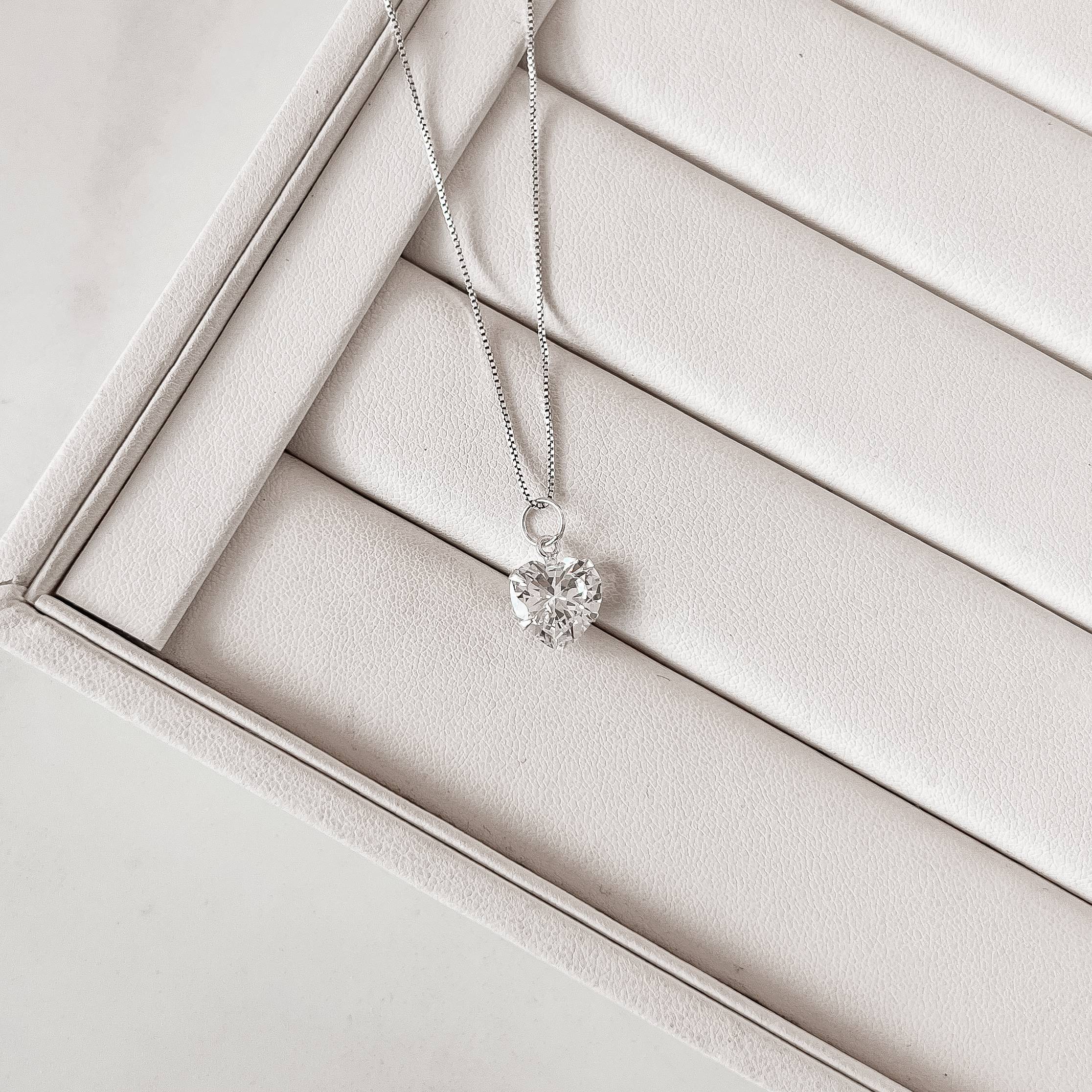 Colar pingente zircônia coração 10mm 45cm