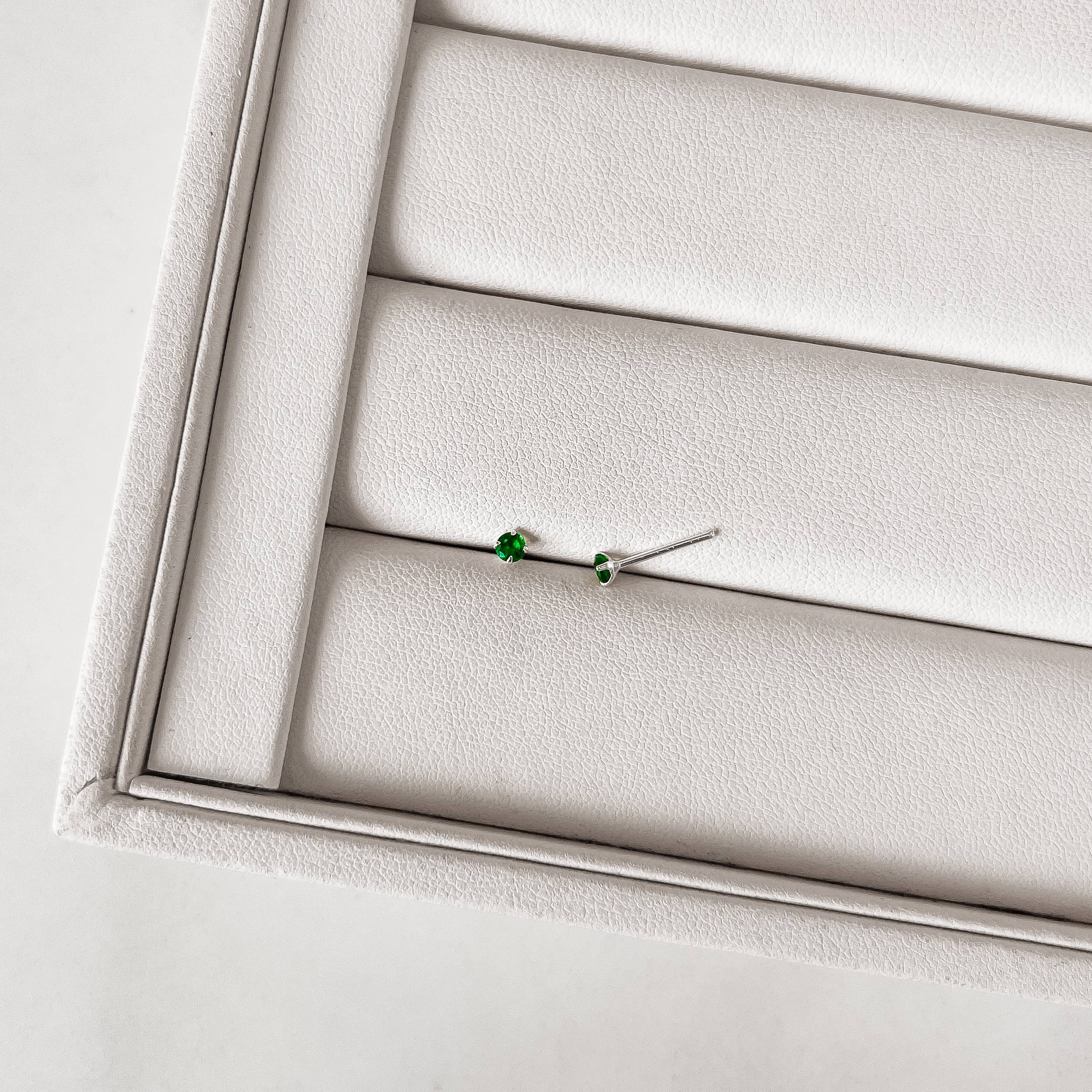 Imagem Brinco zircônia redonda esmeralda 3mm