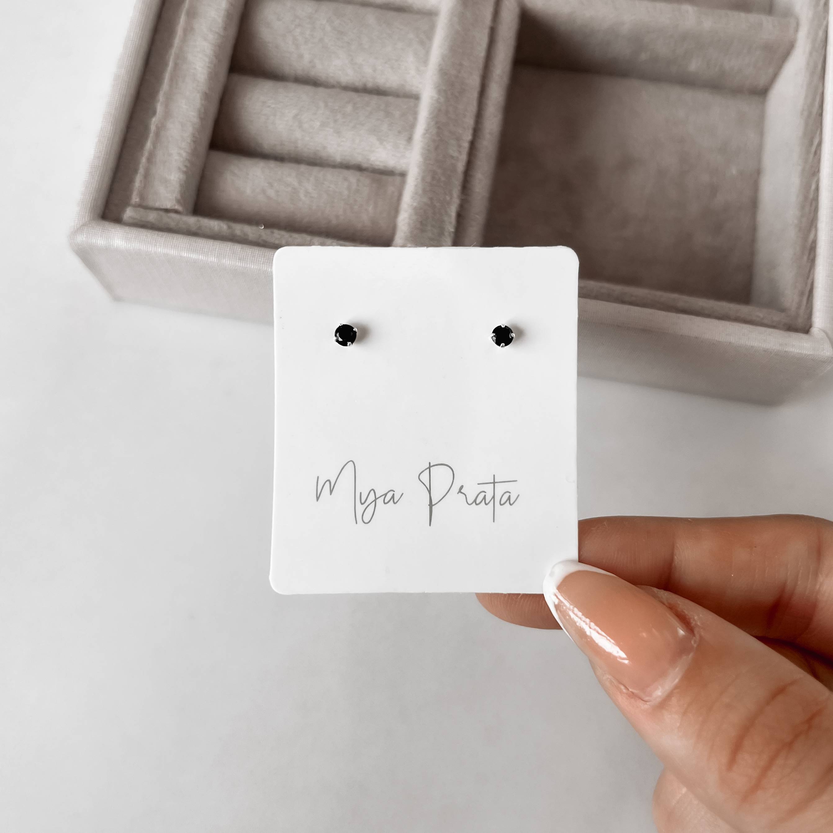 Imagem Secundária Brinco zircônia redonda ônix 3mm