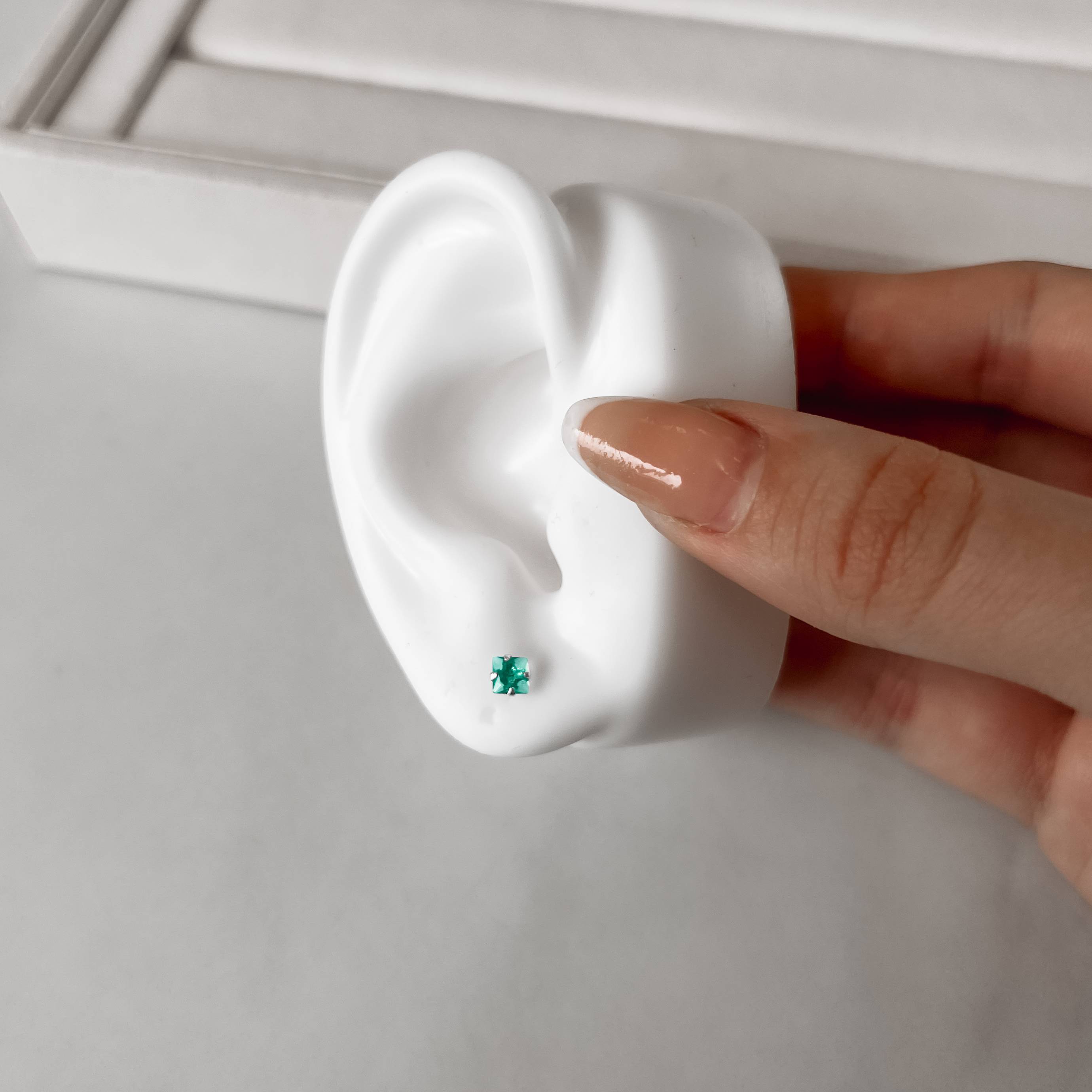 Imagem Brinco zircônia quadrada acqua 4mm