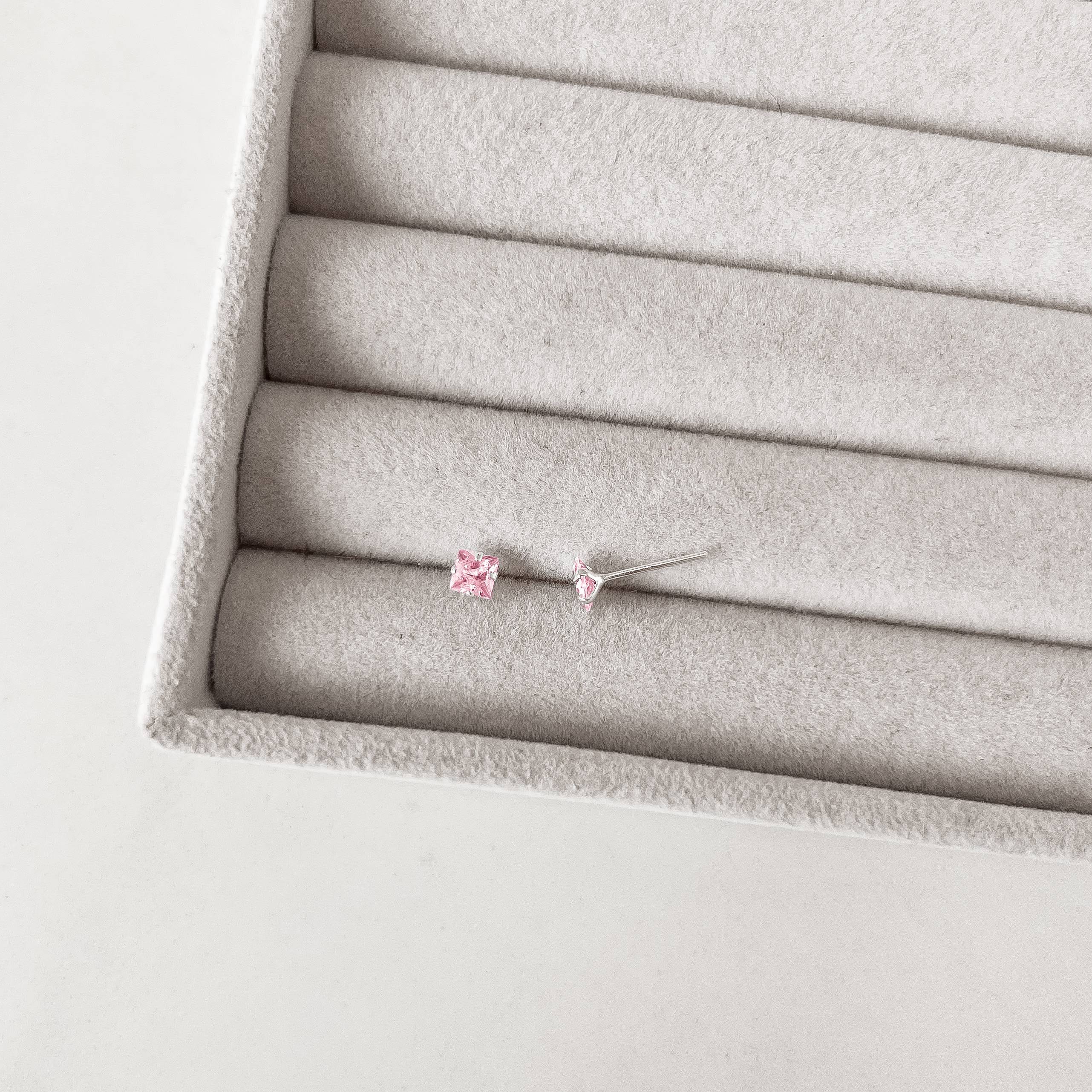 Imagem Secundária Brinco zircônia quadrada rosa 4mm