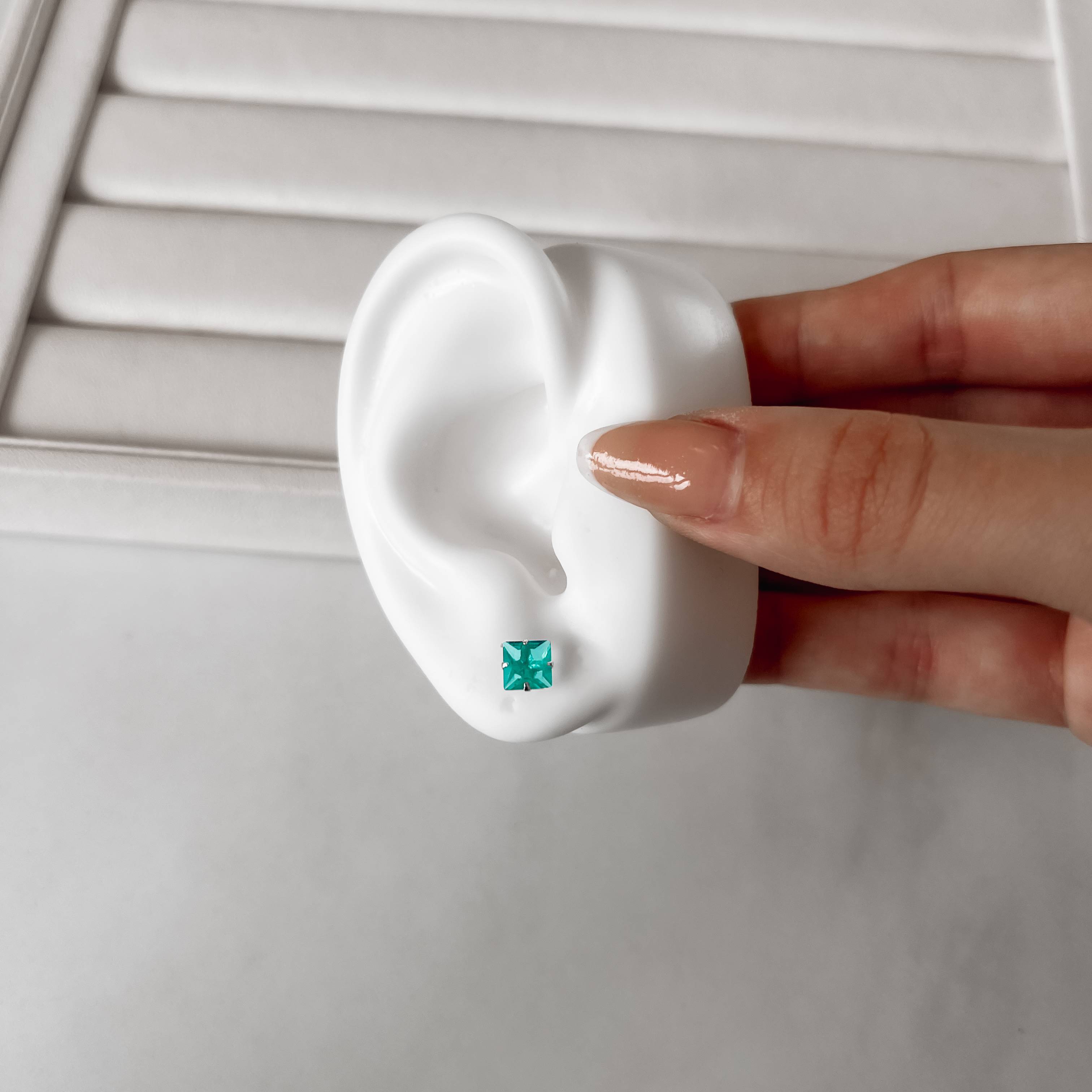 Imagem Brinco zircônia quadrada acqua 6mm