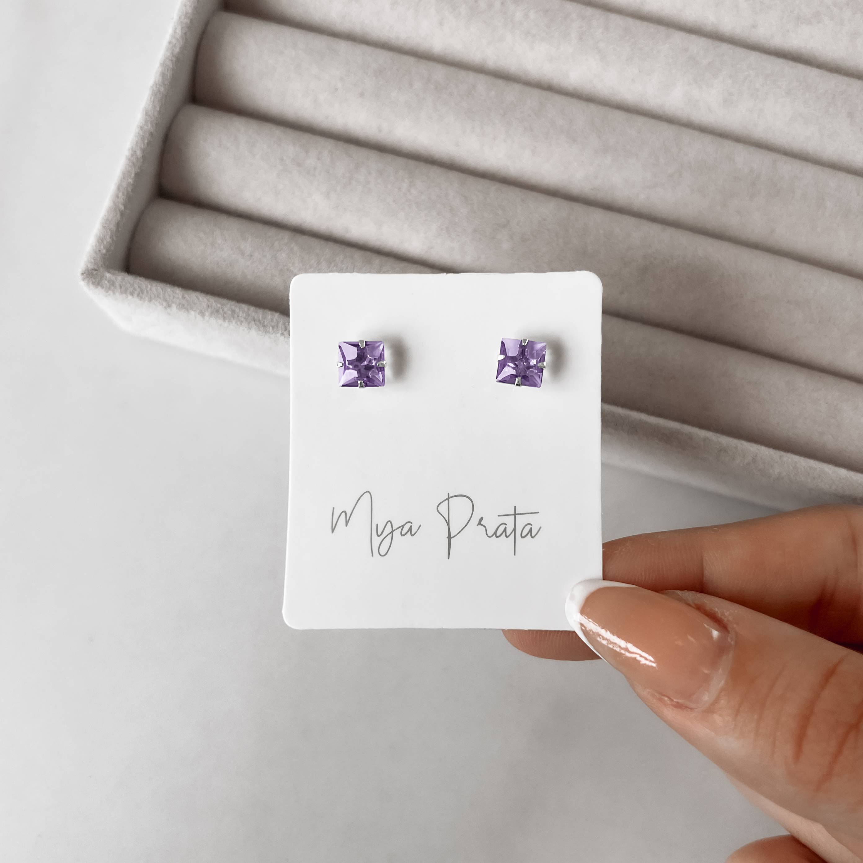 Imagem Secundária Brinco zircônia quadrada lilás 6mm