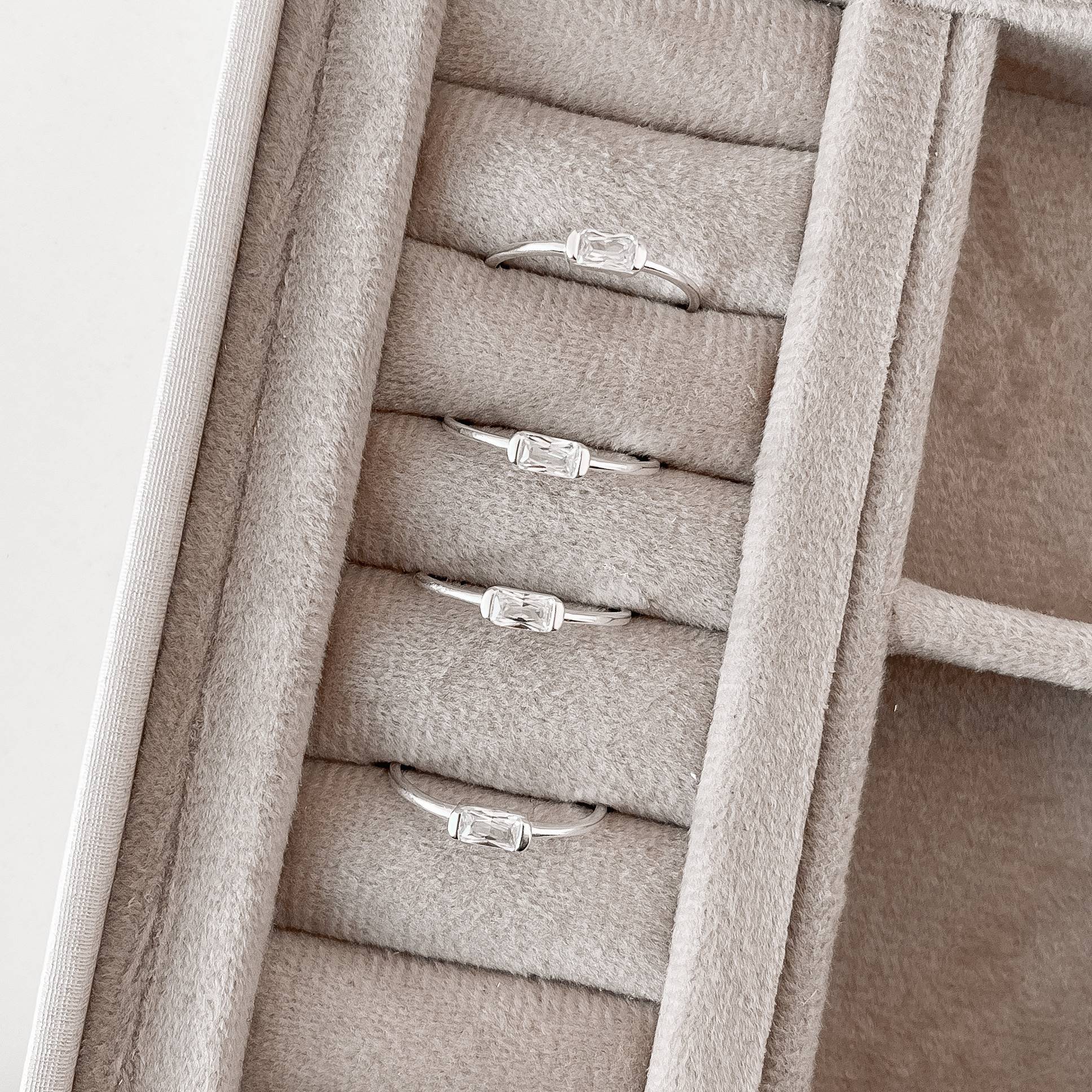 Anel zircônia retangular