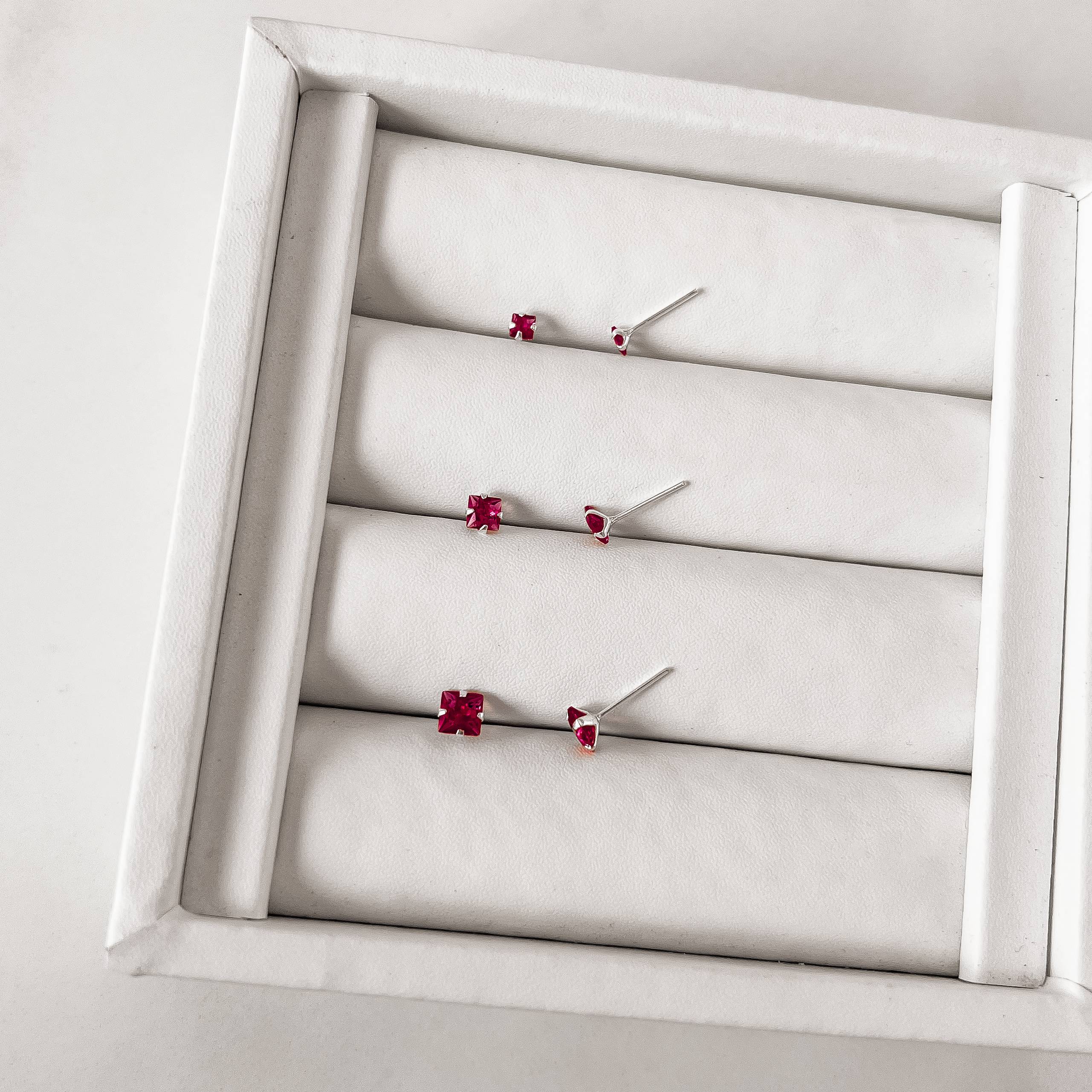 Trio zircônias quadradas 3, 4 e 5mm cereja