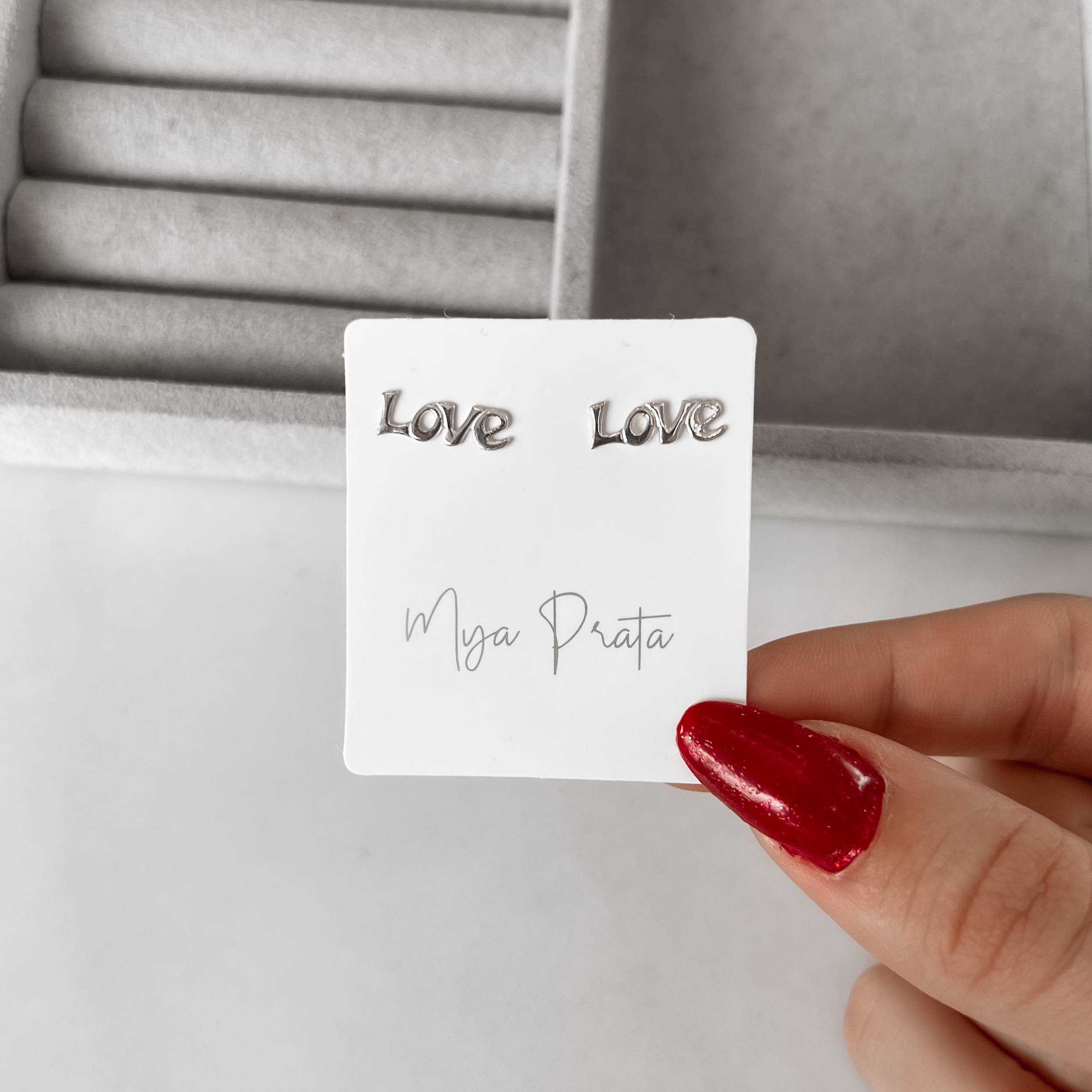 Imagem Brinco love 14mm