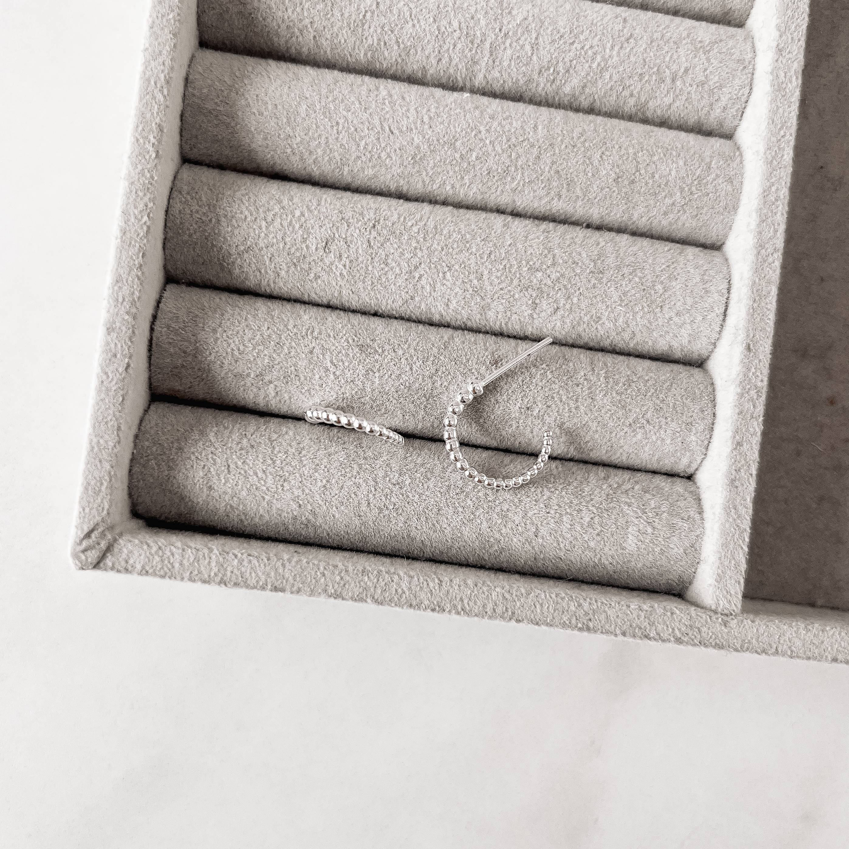 Imagem Argola fio bolinhas 13mm tarraxa