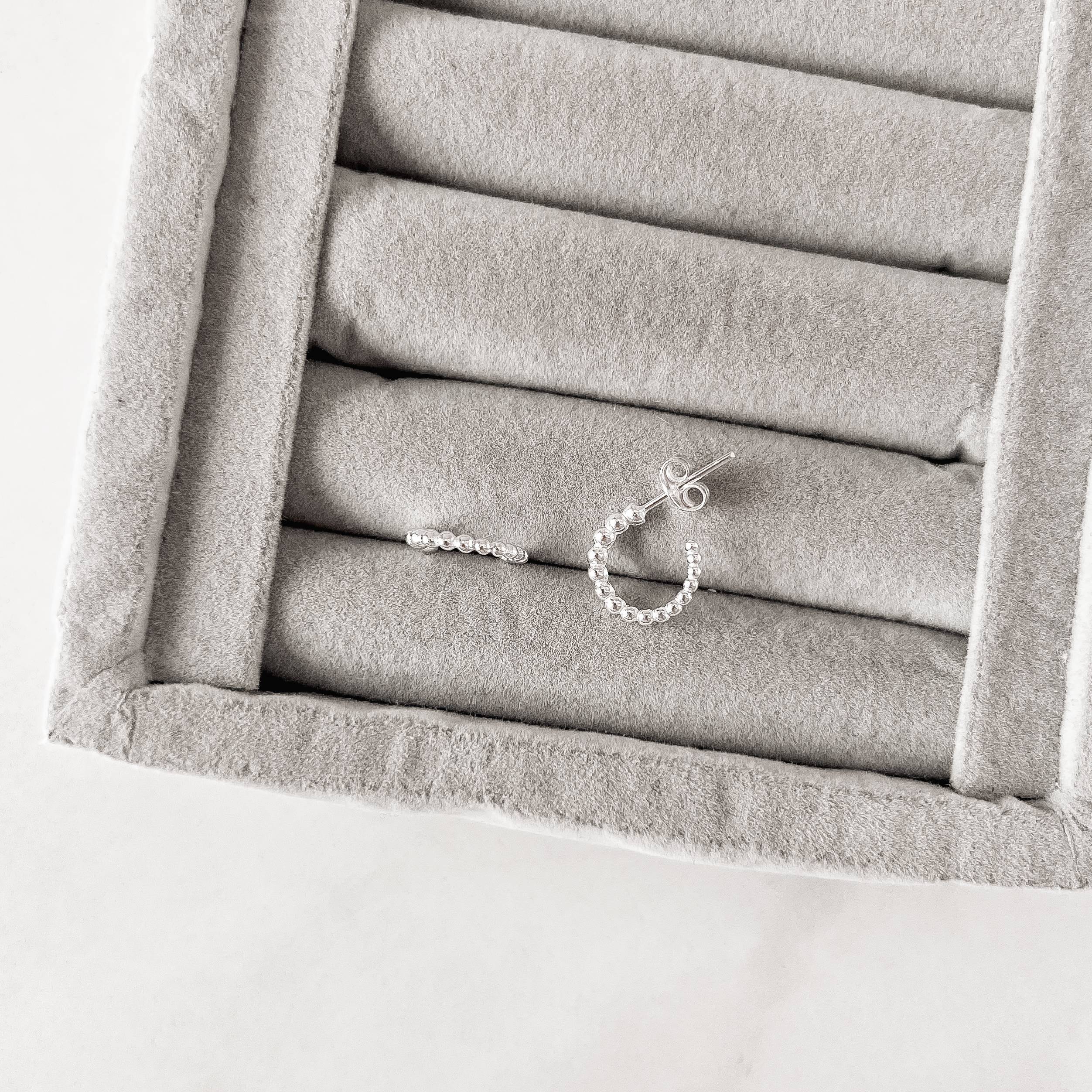 Imagem Argola fio bolinhas 12mm tarraxa