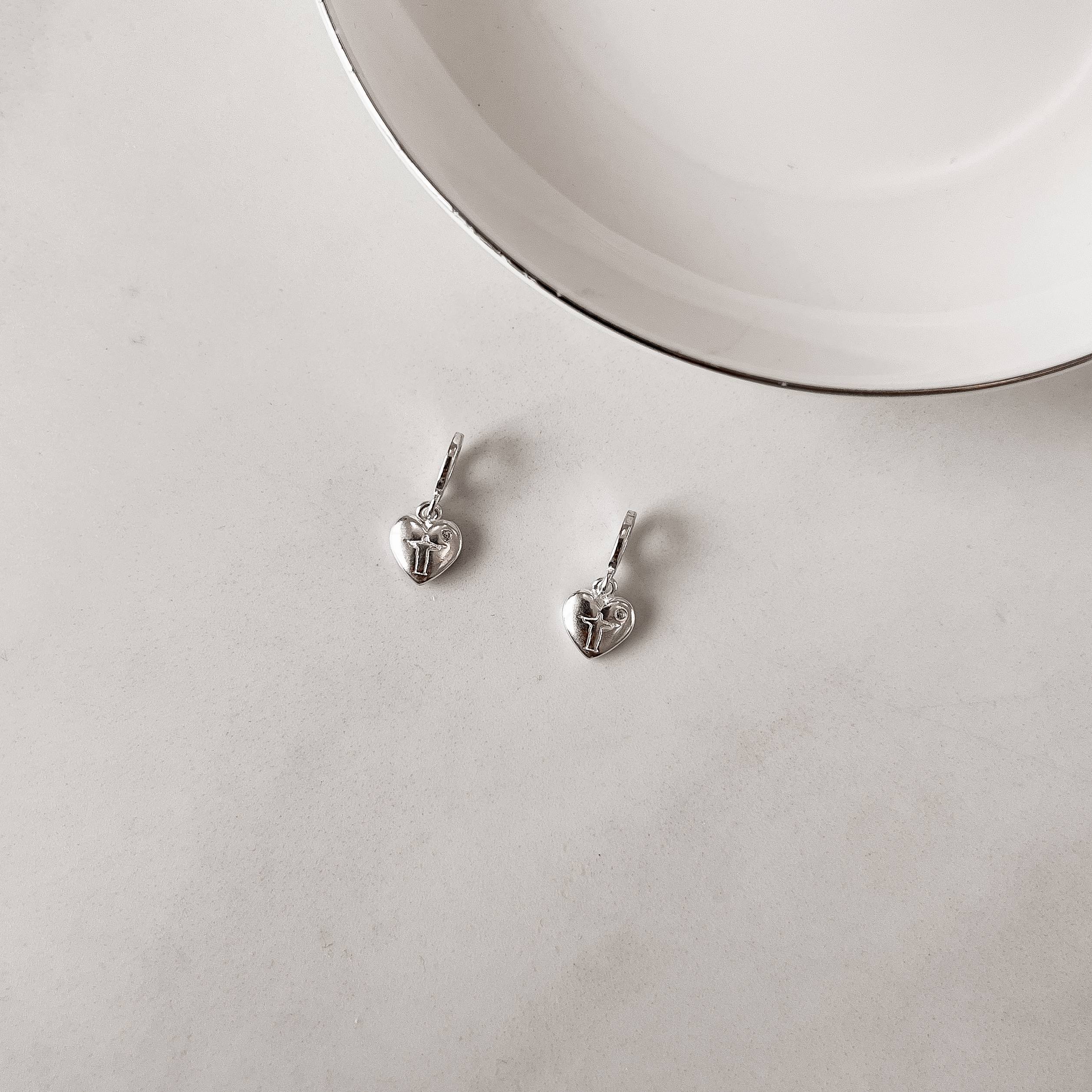 Pingente coração desenho Cristo 9mm