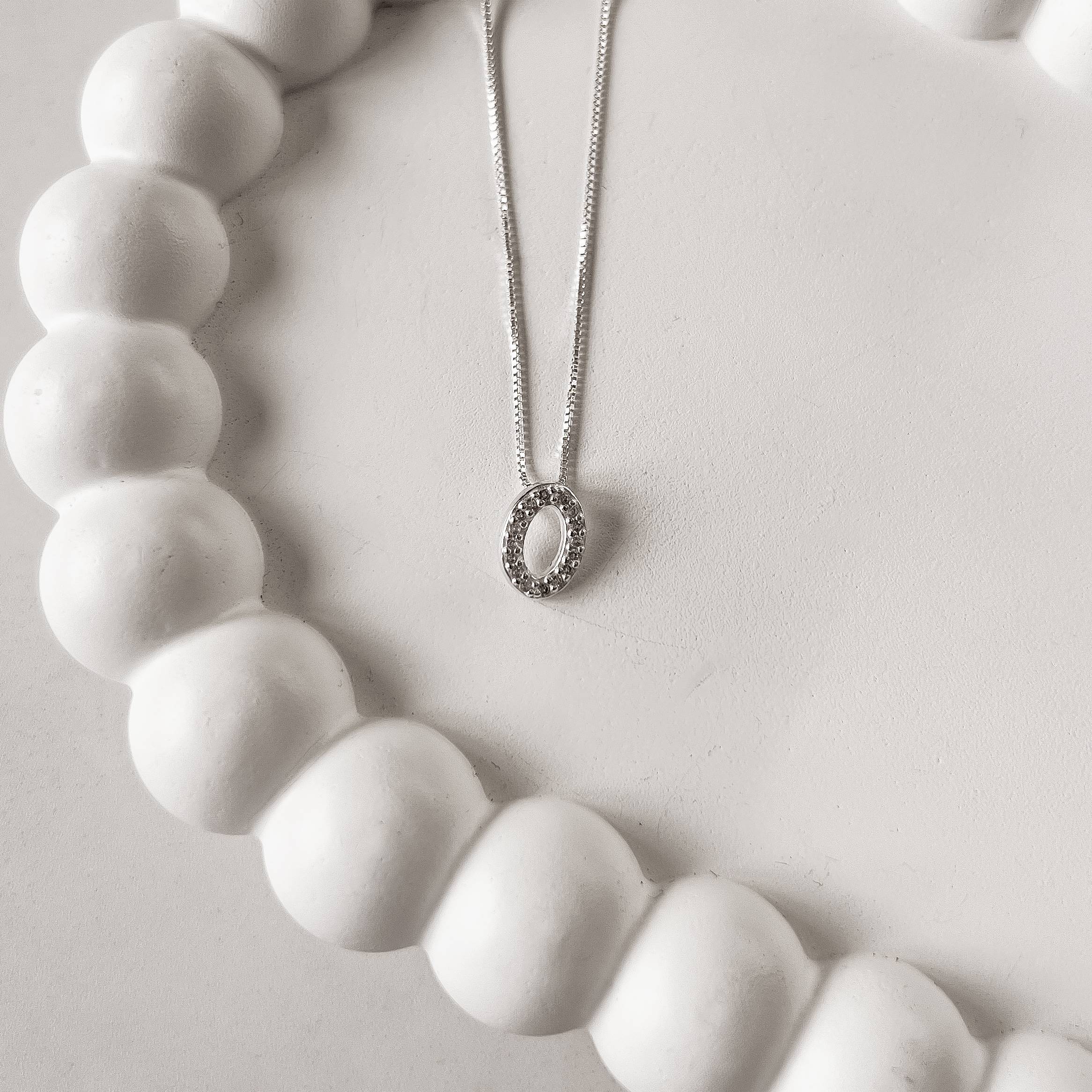 Imagem Colar letra O cravejada 45cm