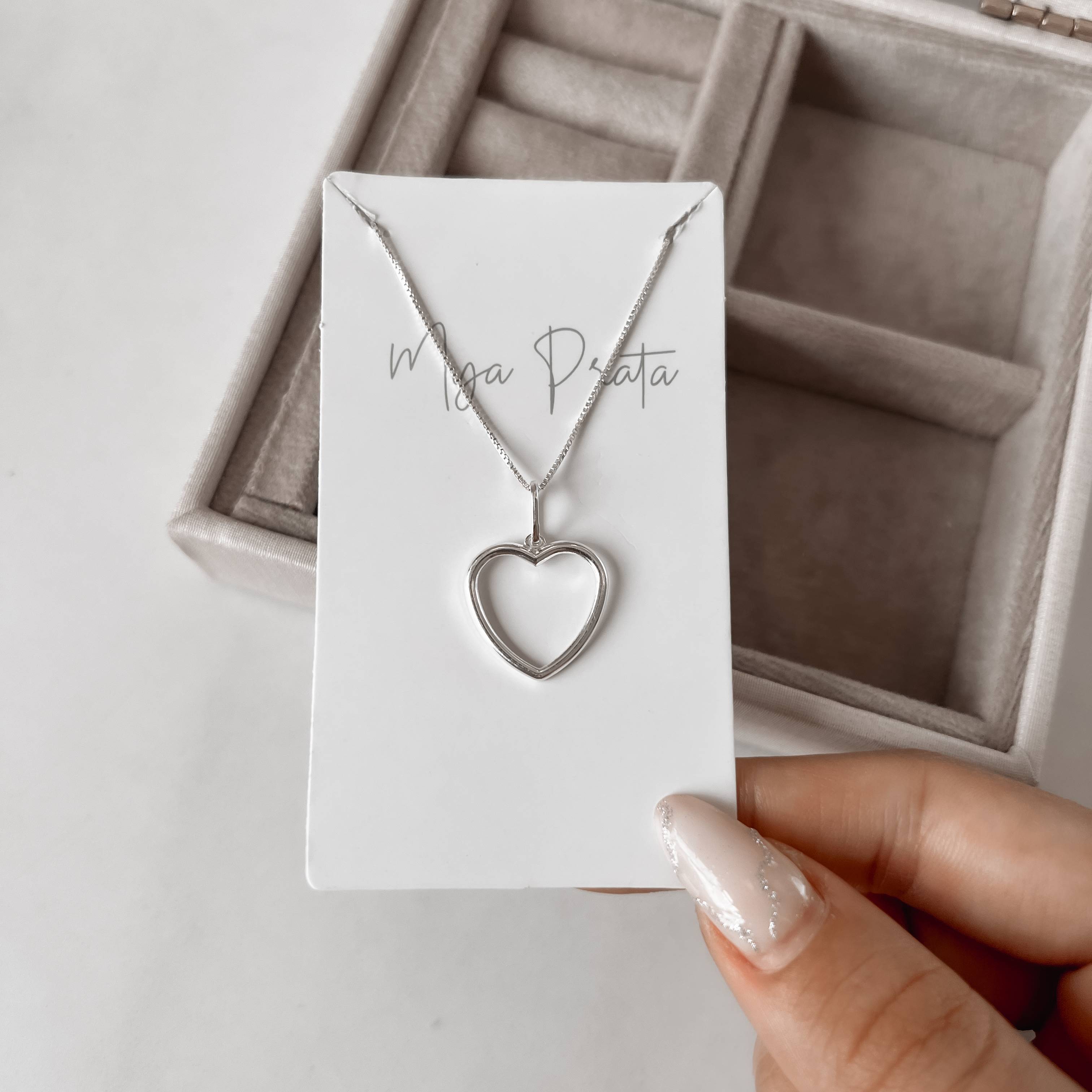 Colar pingente coração vazado 18mm 45cm