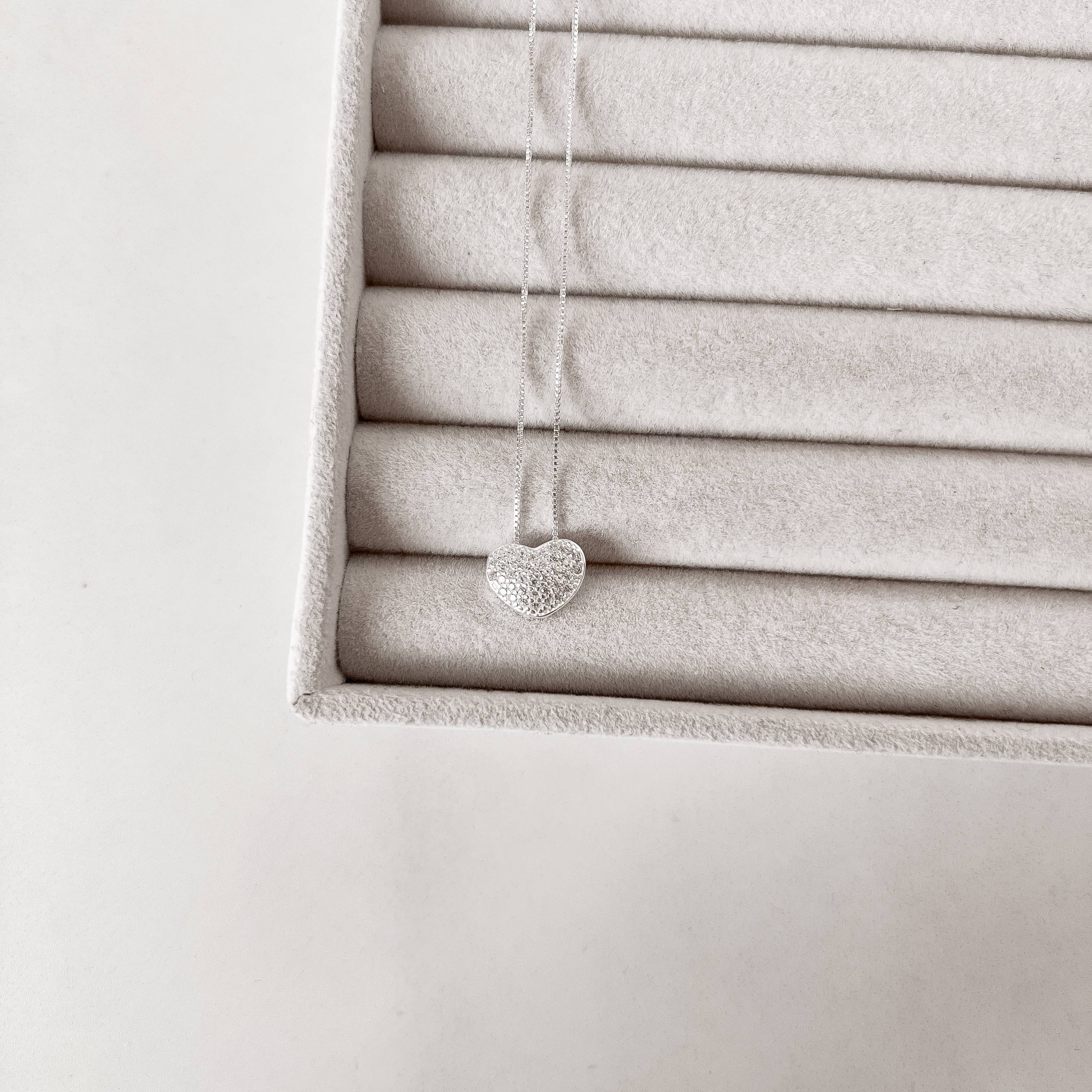 Colar coração cravejado passante 12mm 45cm