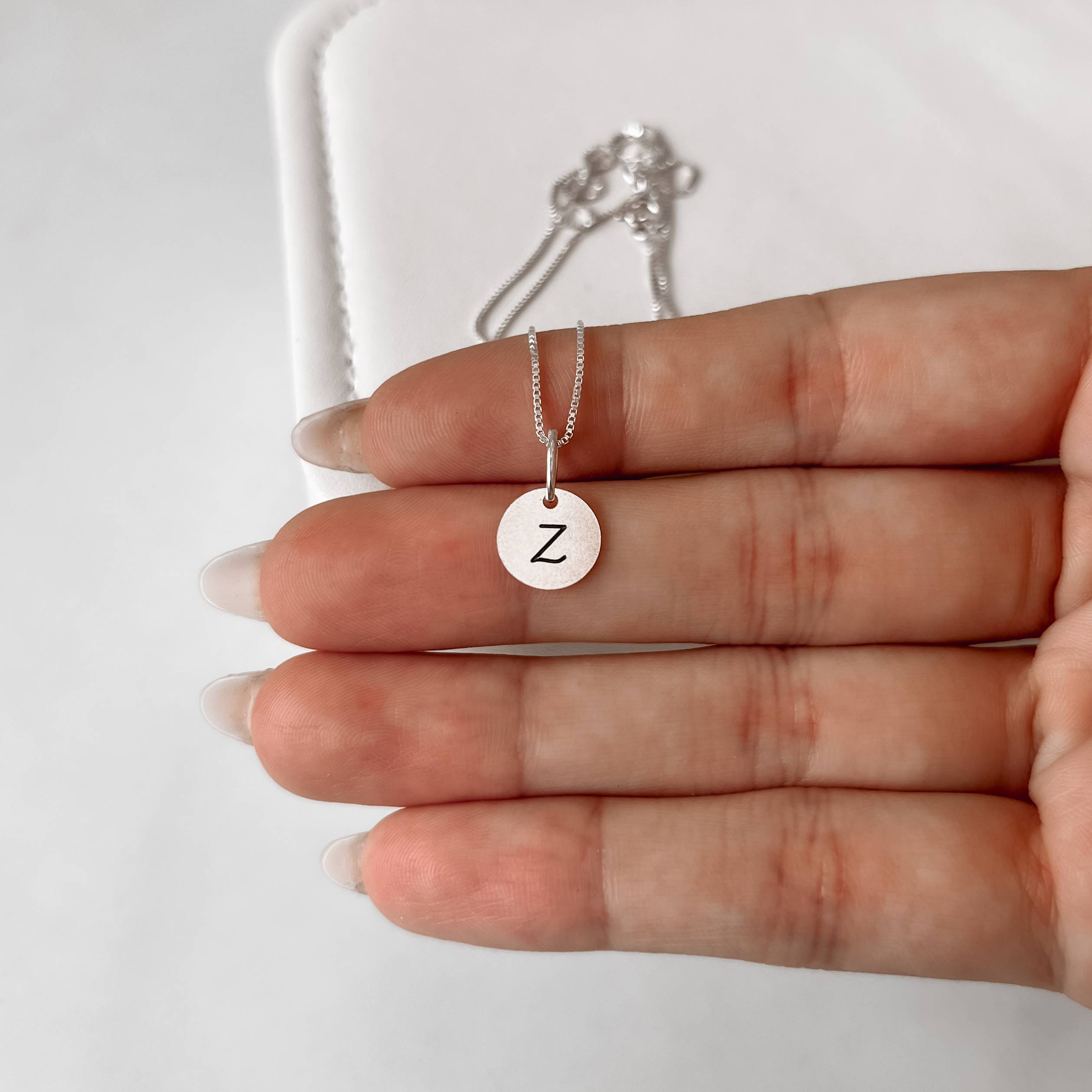 Imagem Secundária Colar pingente medalha letra Z 10mm 40cm