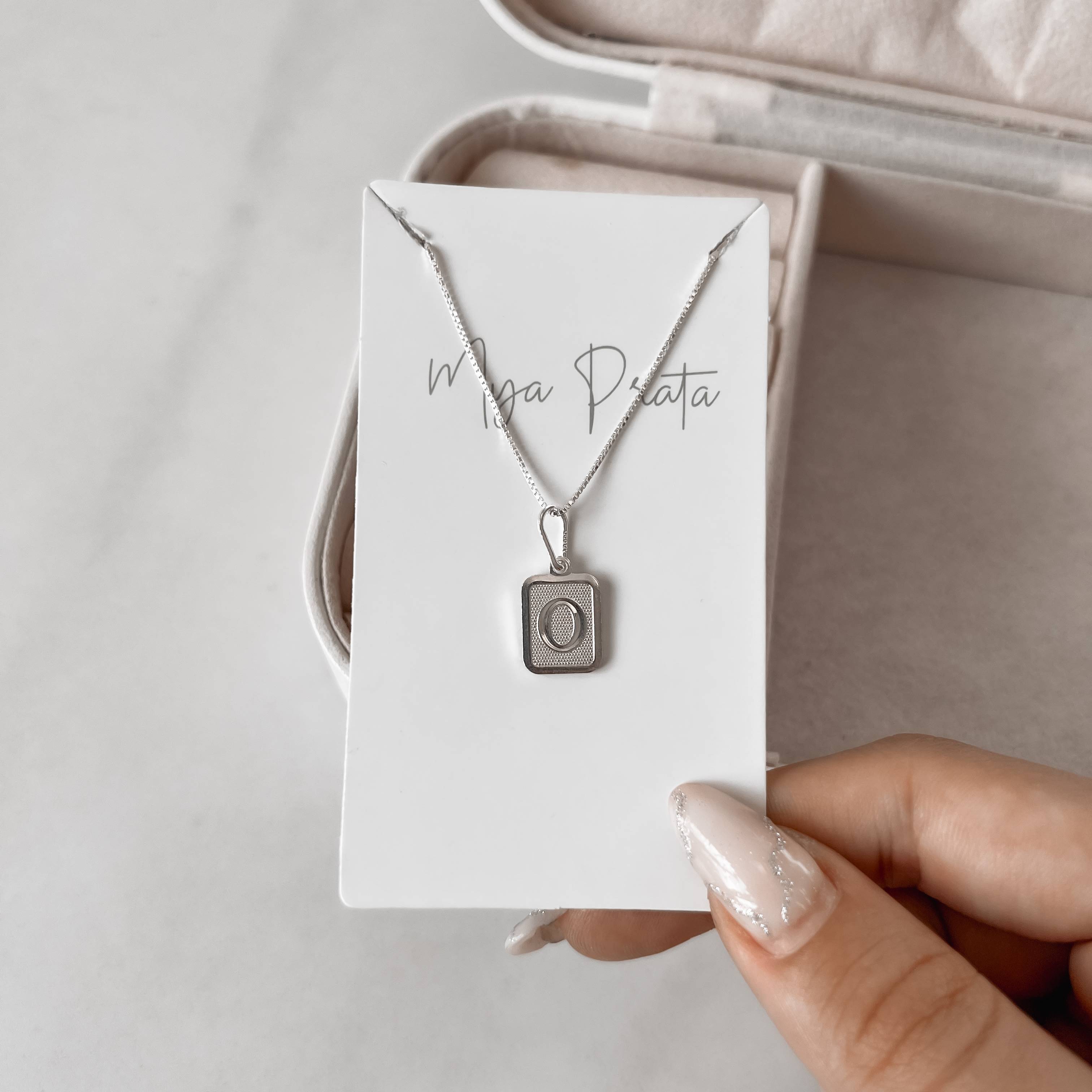 Imagem Secundária Colar pingente placa letra O 12mm 45cm