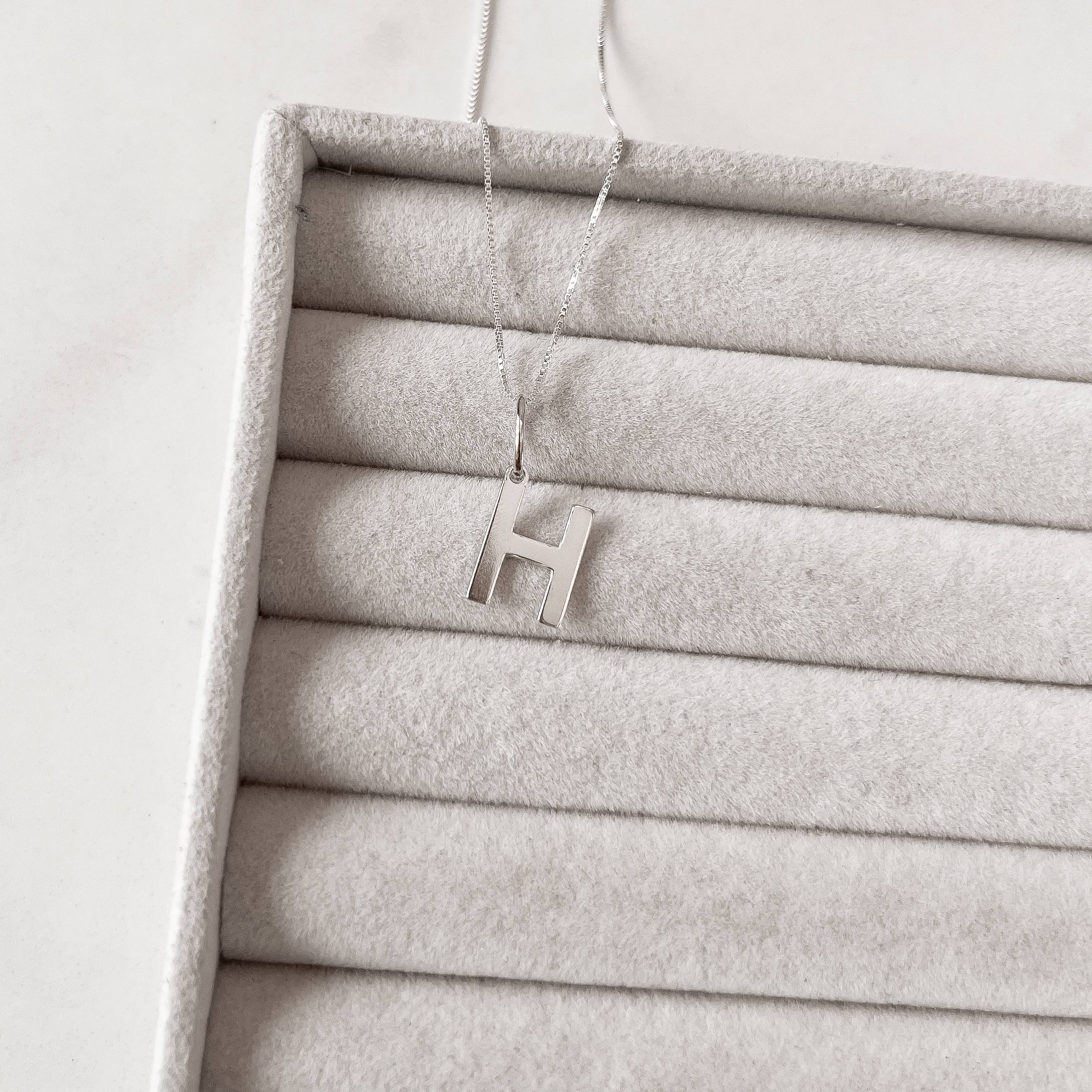 Imagem Colar pingente letra H 45cm