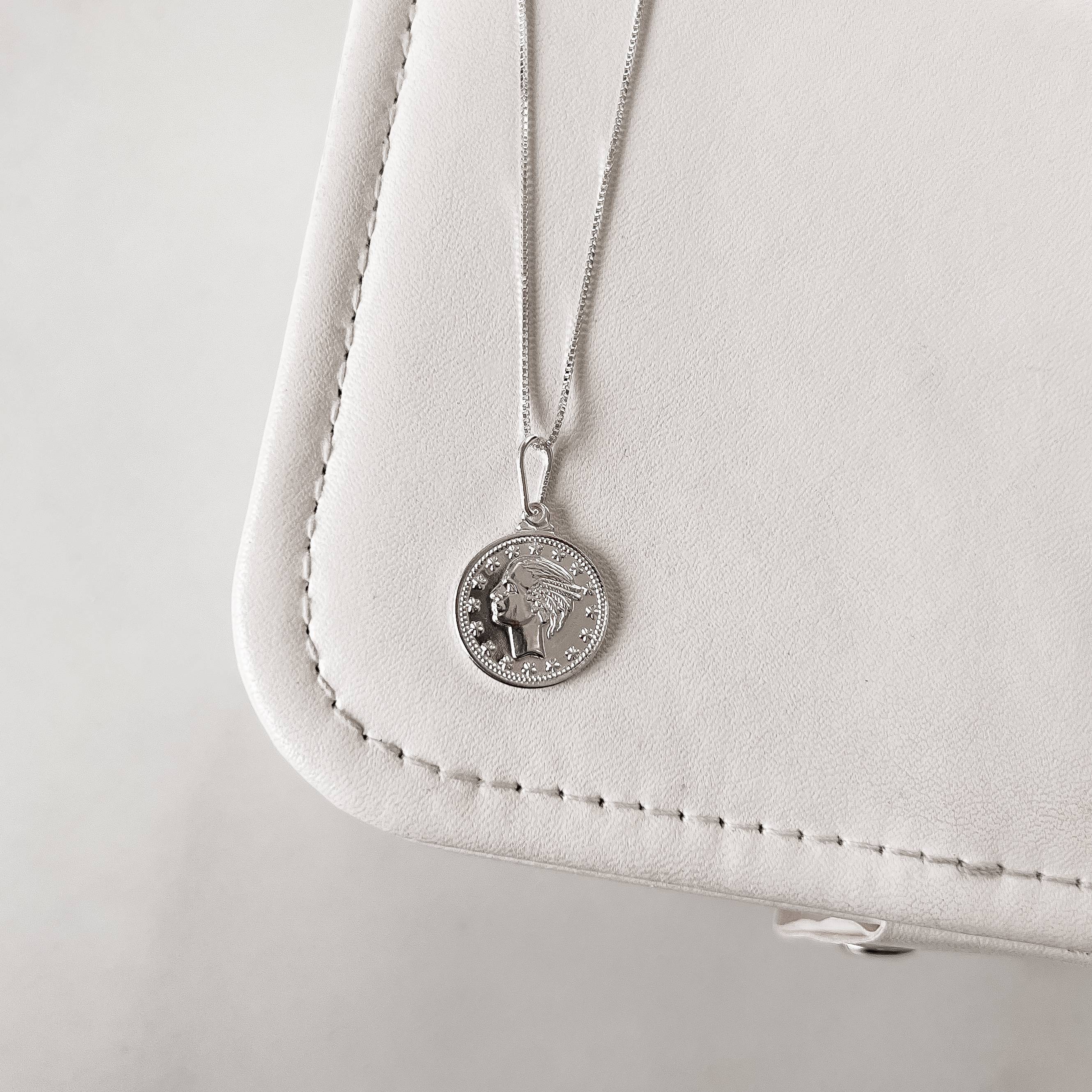 Imagem Colar pingente medalha moeda libra 15mm 45cm