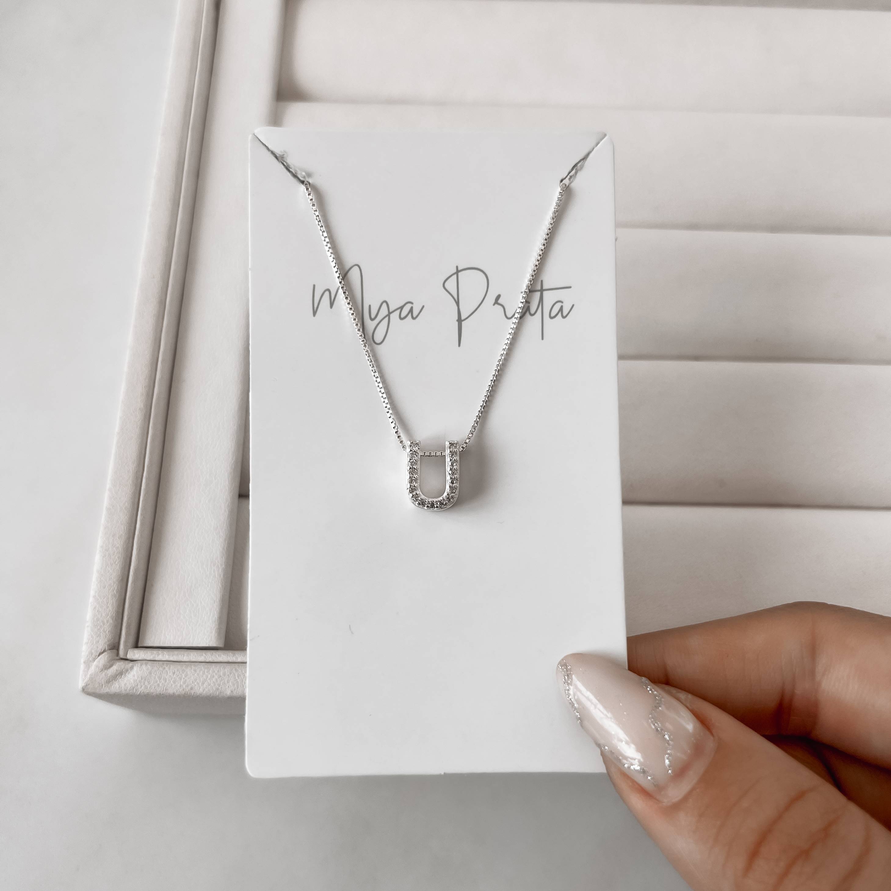 Imagem Secundária Colar letra U cravejada 9mm 45cm