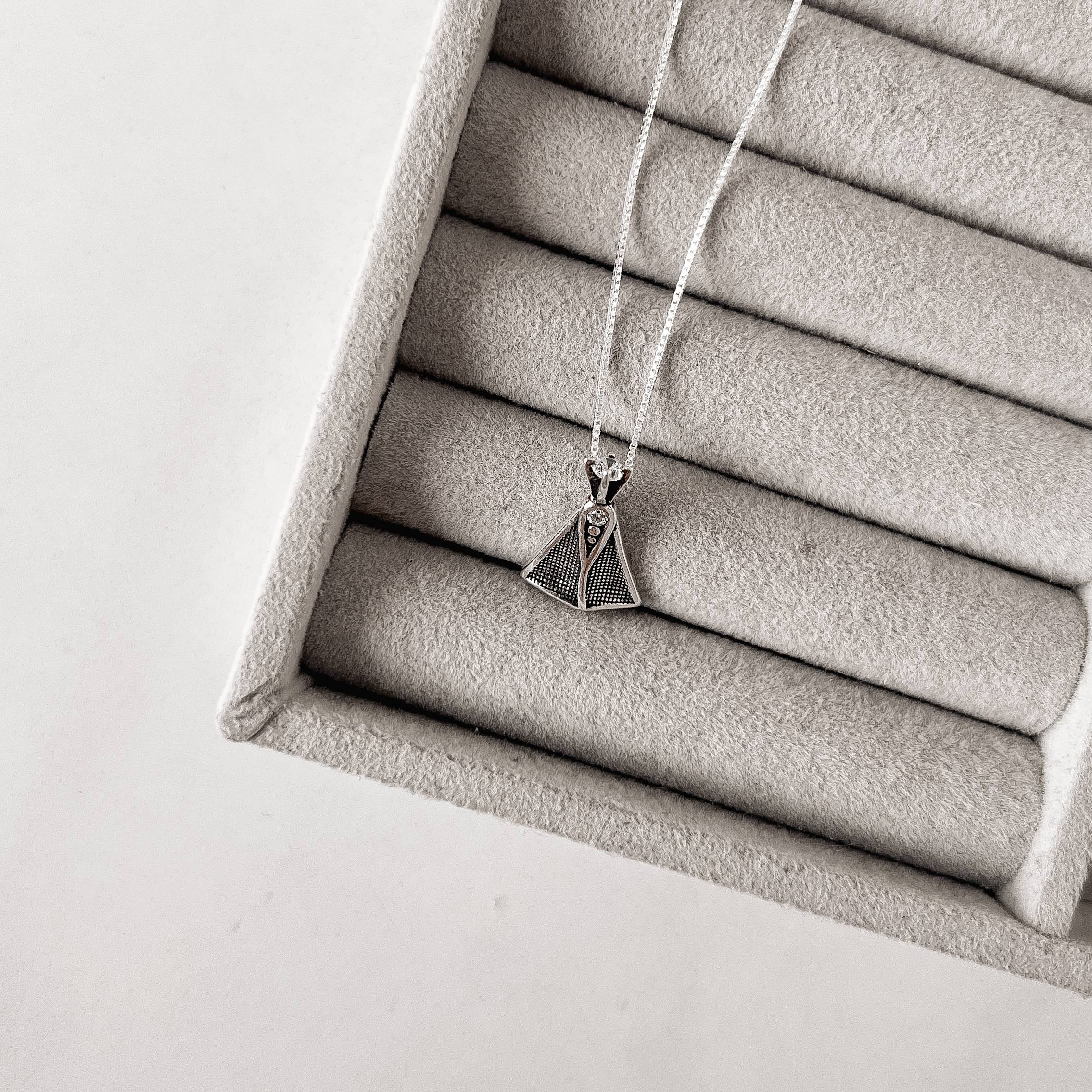 Colar Nsa. Sra. Aparecida detalhe zircônias envelhecido 17mm 45cm