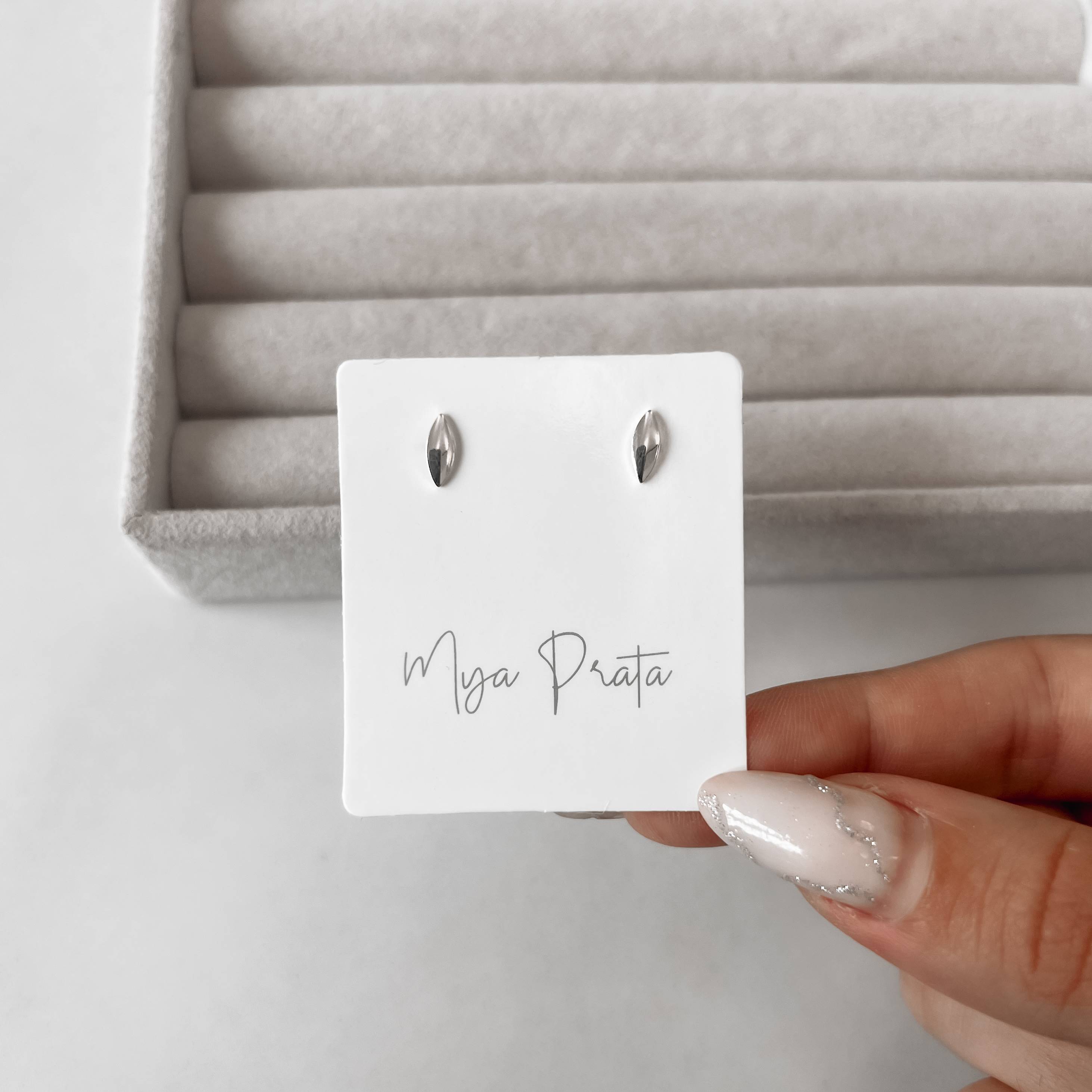 Imagem Secundária Brinco navete 7mm