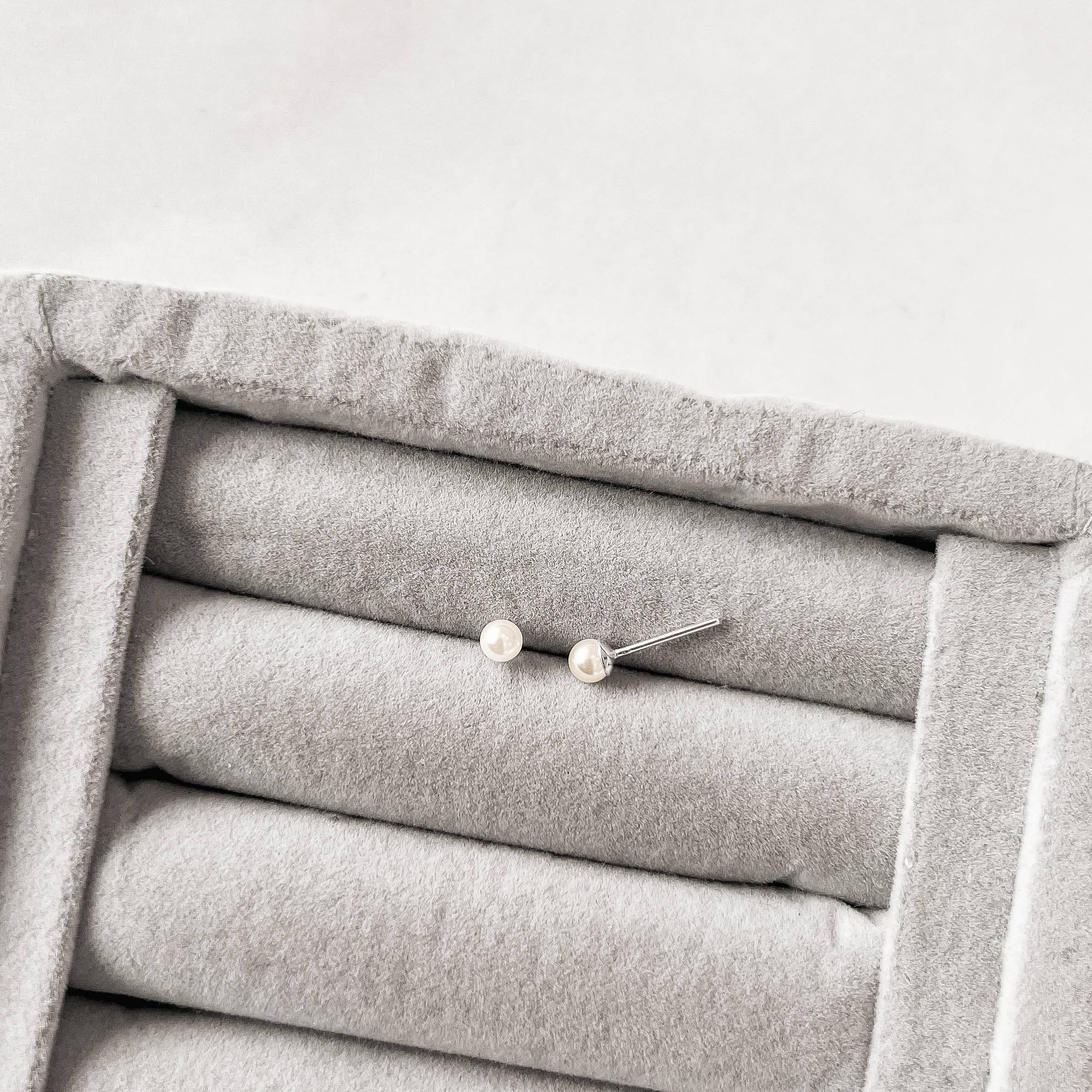 Imagem Brinco pérola 4mm