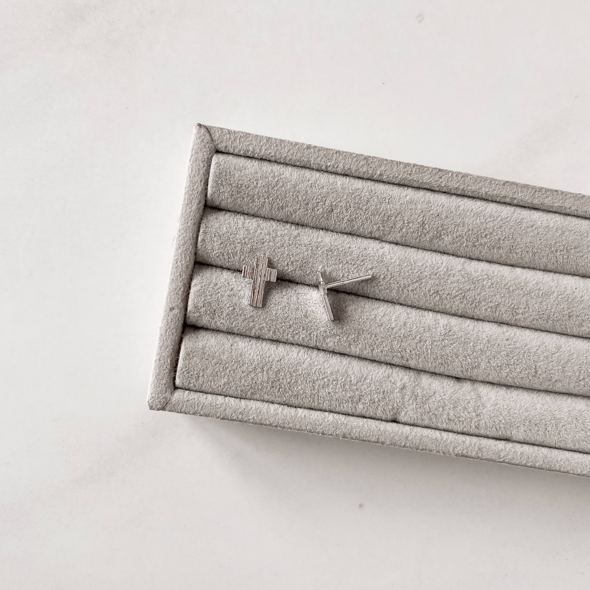 Imagem Brinco cruz com vinco 10mm