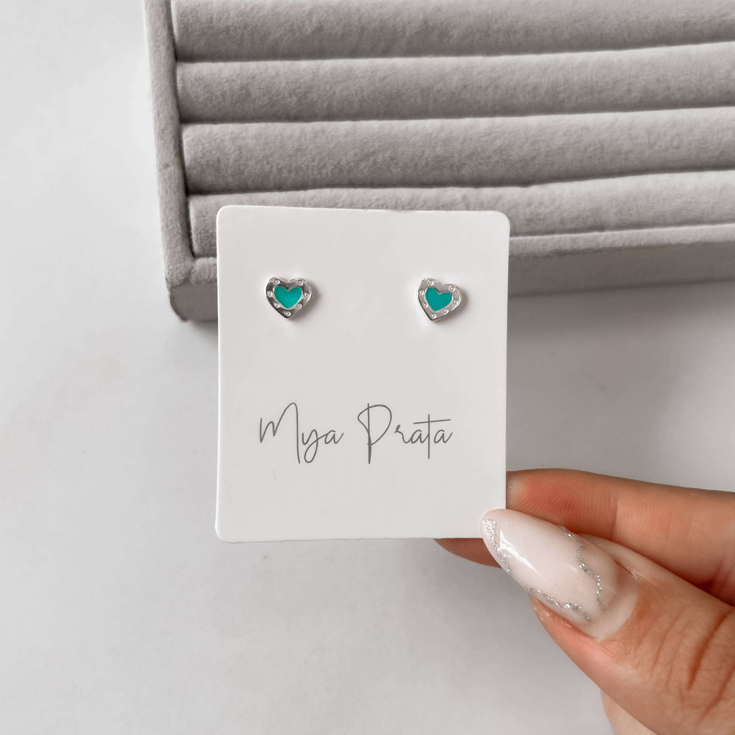 Imagem Brinco coração resina turquesa 6mm