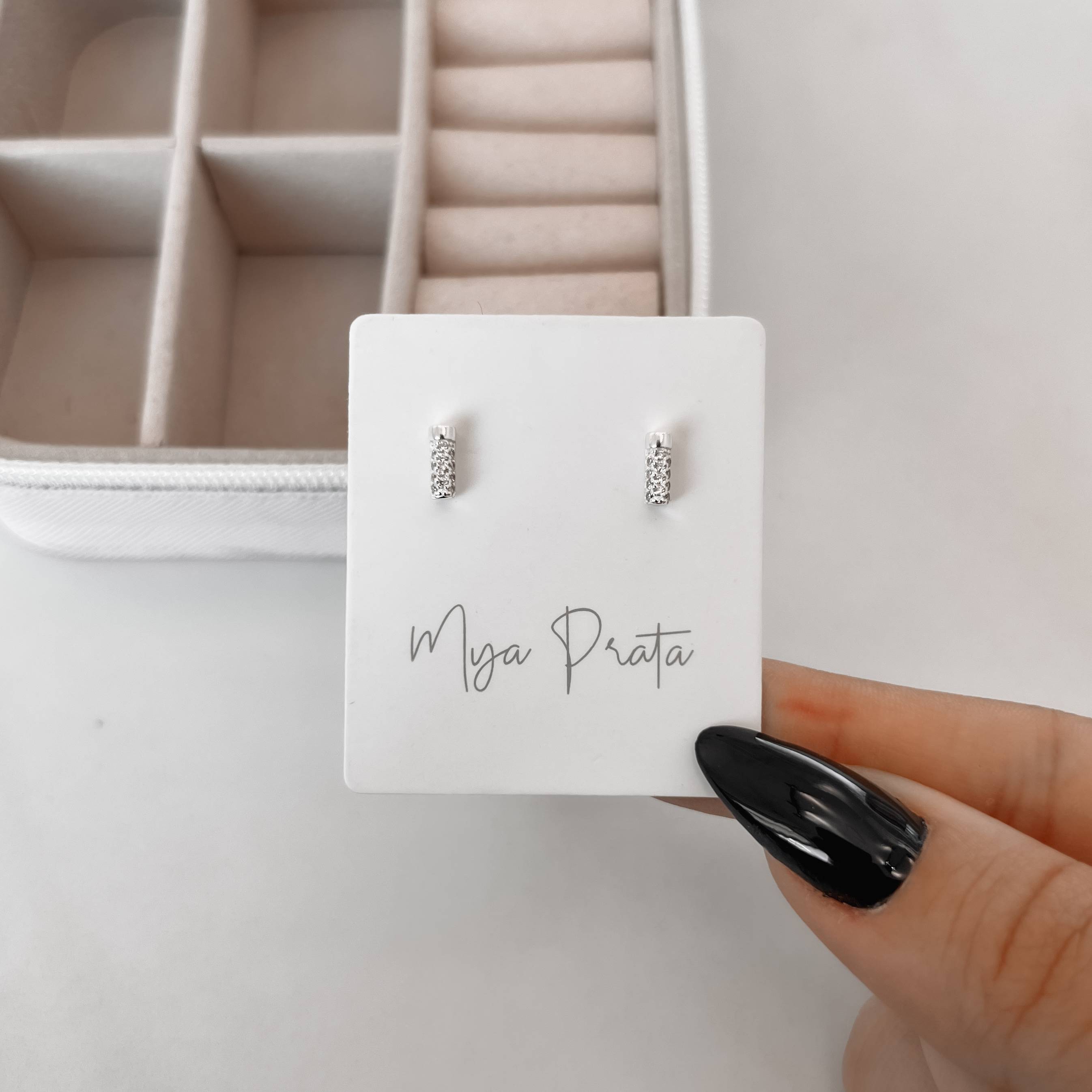 Imagem Secundária Brinco bastão cravejado 7mm