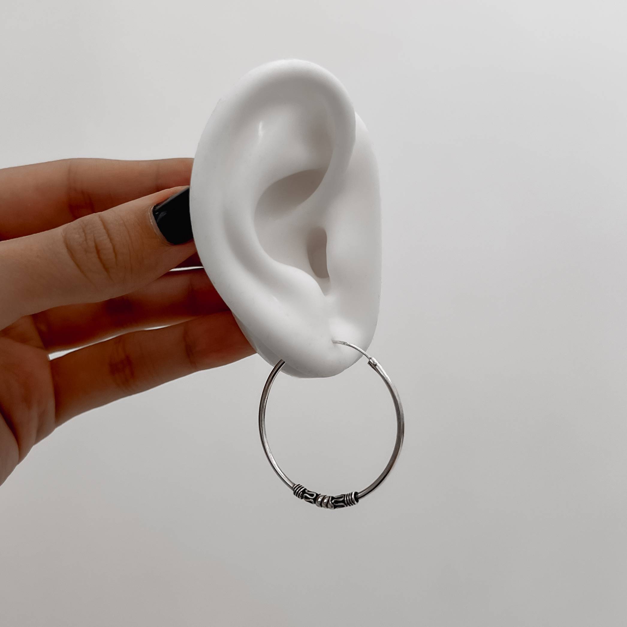 Imagem Secundária Argola indiana detalhe tribal e molas 35mm envelhecida