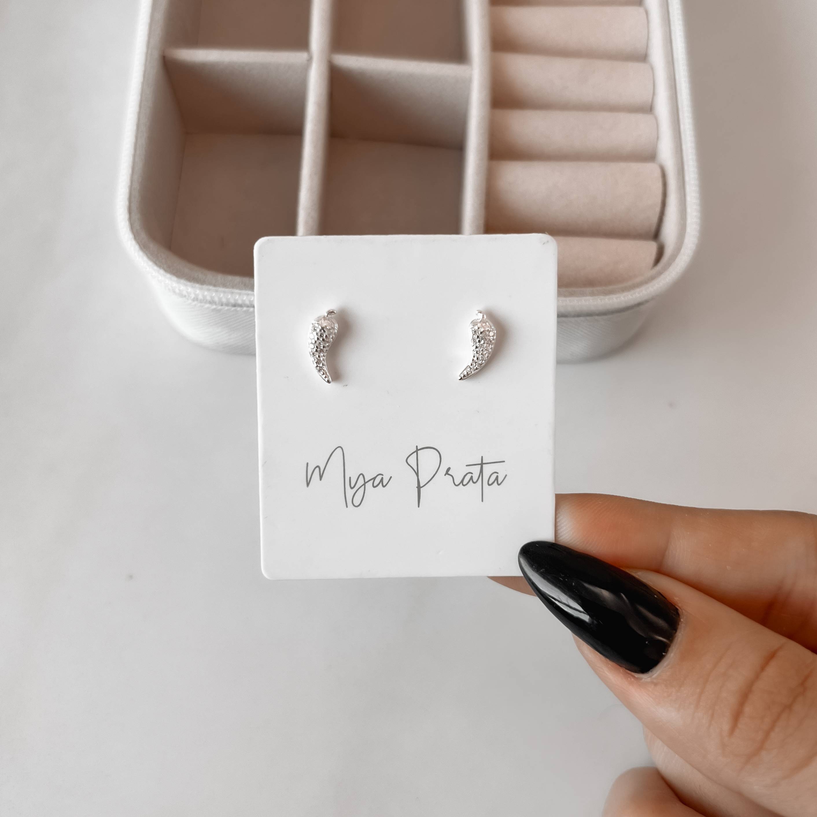 Imagem Brinco pimenta cravejada cristal 10mm