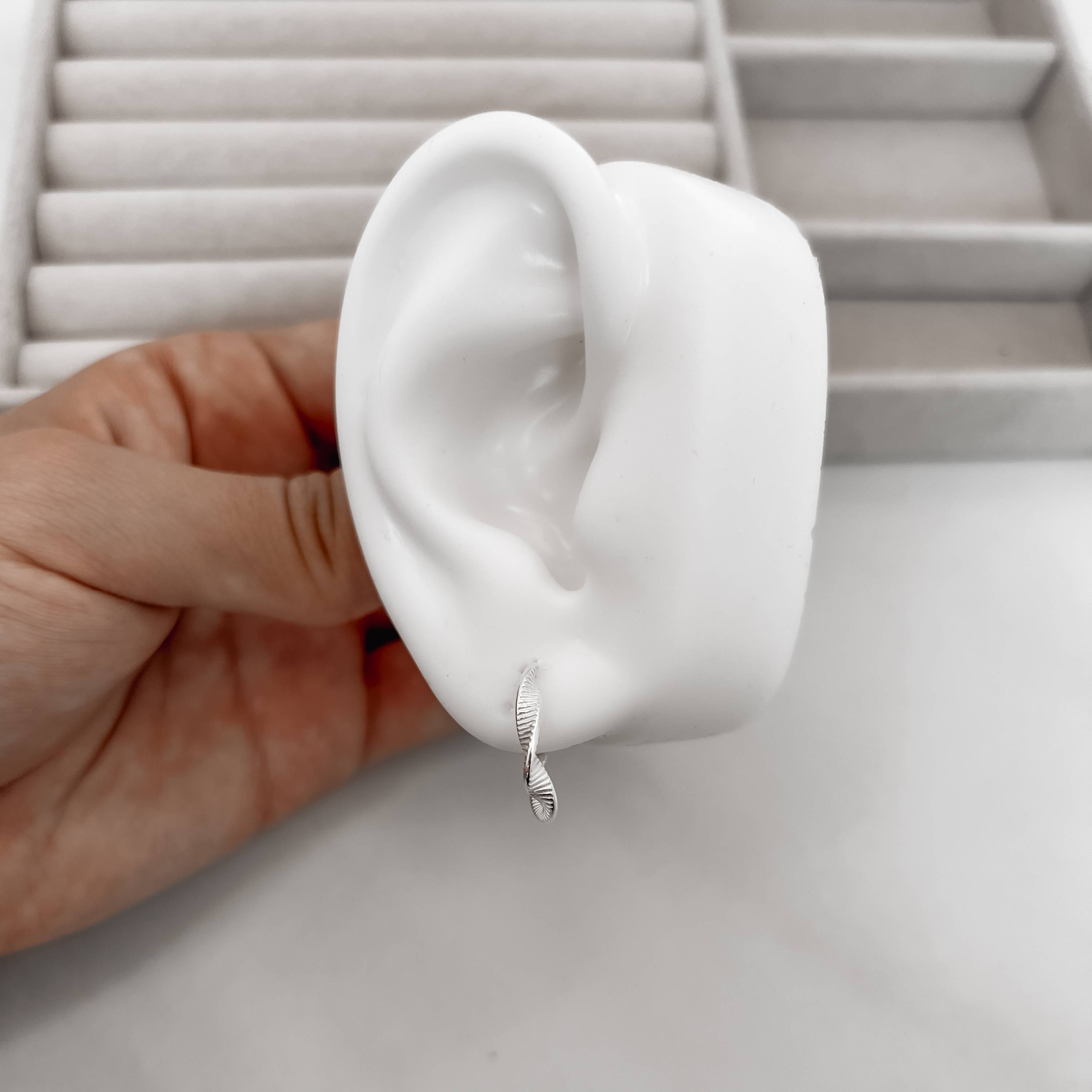 Imagem Brinco argola 20mm torcida riscada