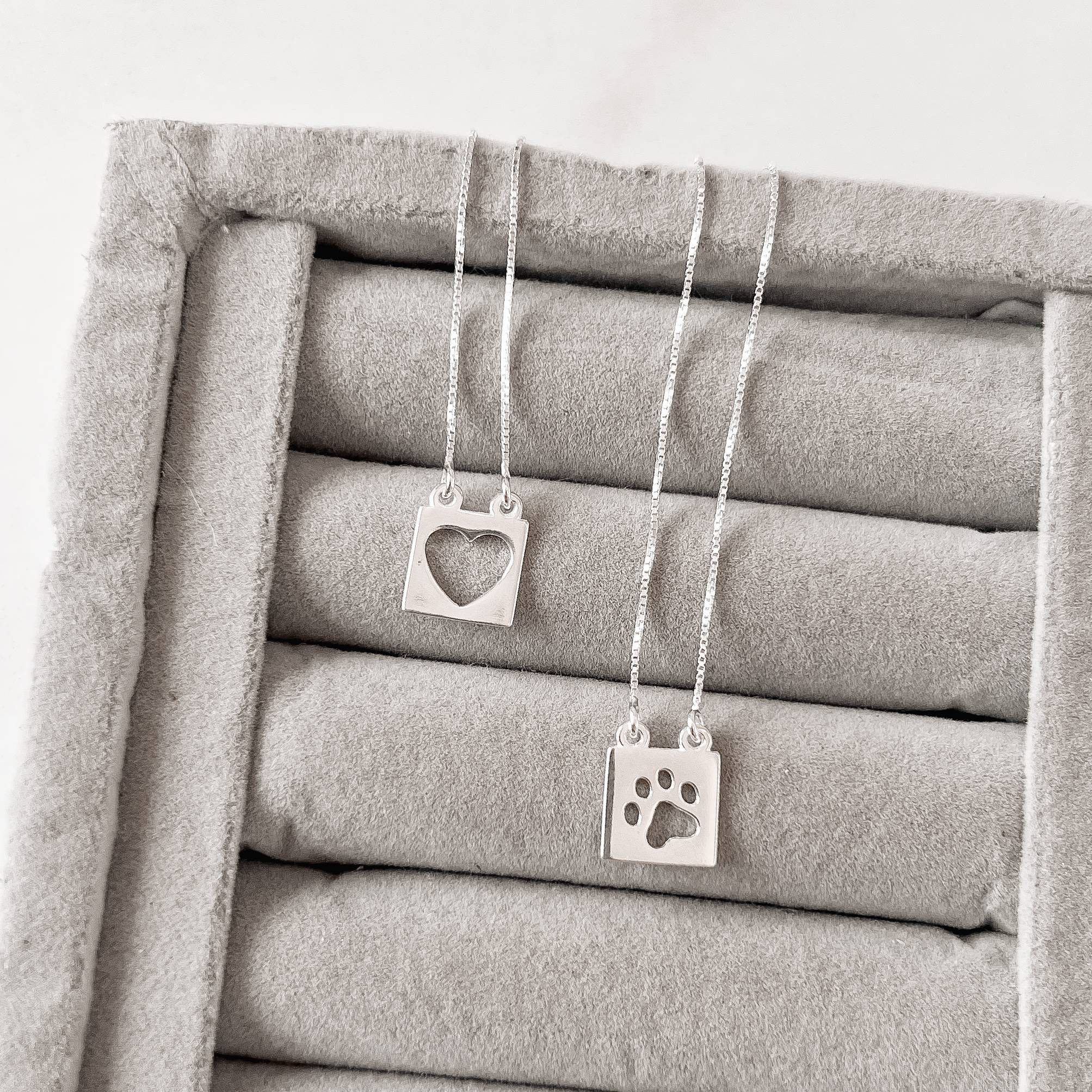 Escapulário placas pata e coração vazado v12 60cm