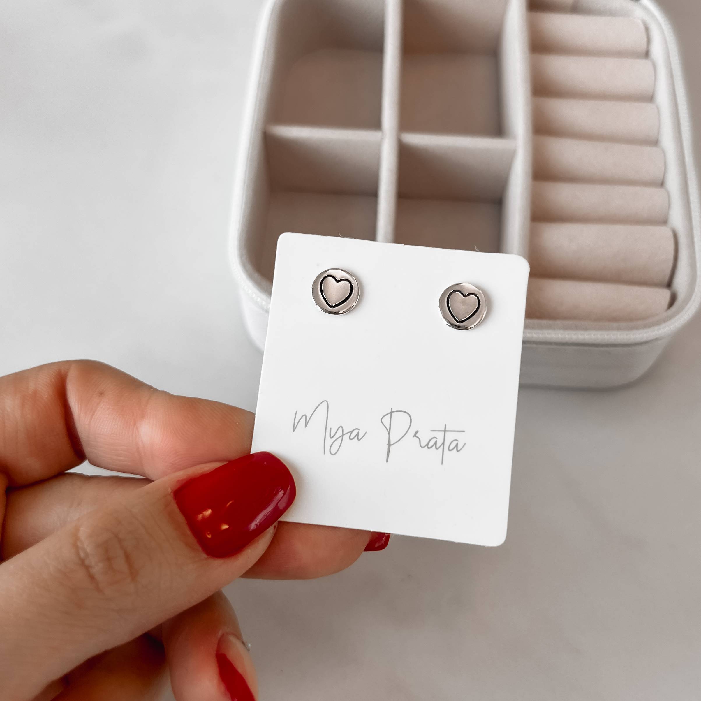 Imagem Brinco medalha coração 8mm envelhecido