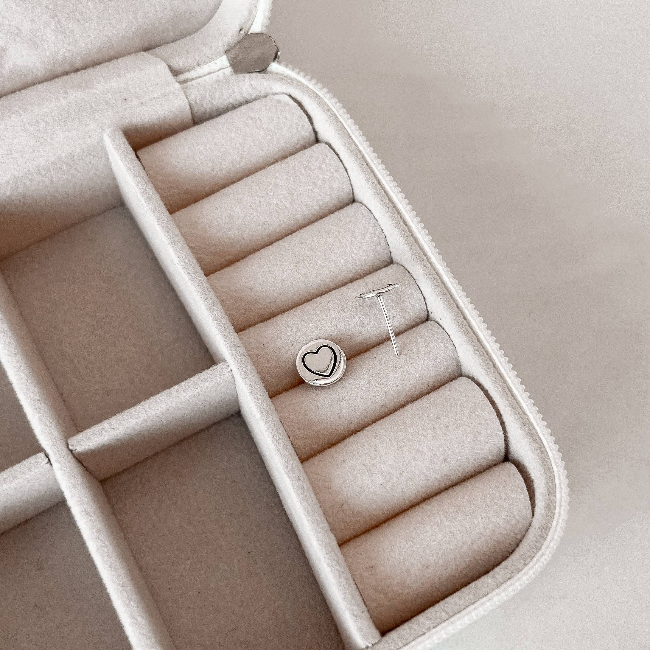 Imagem Secundária Brinco medalha coração 8mm envelhecido