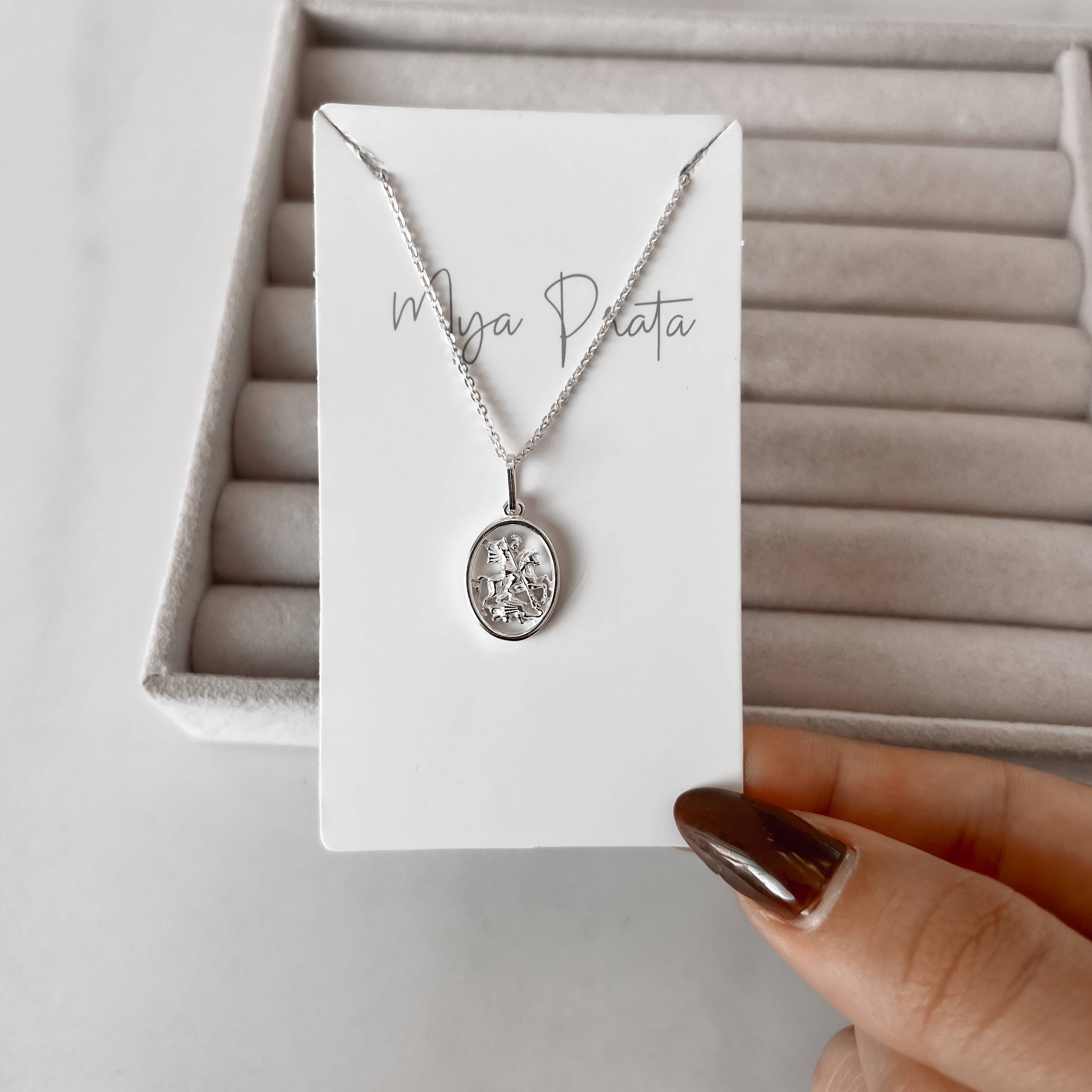 Imagem Colar pingente medalha oval São Jorge 15mm corrente cadeadinho 45cm