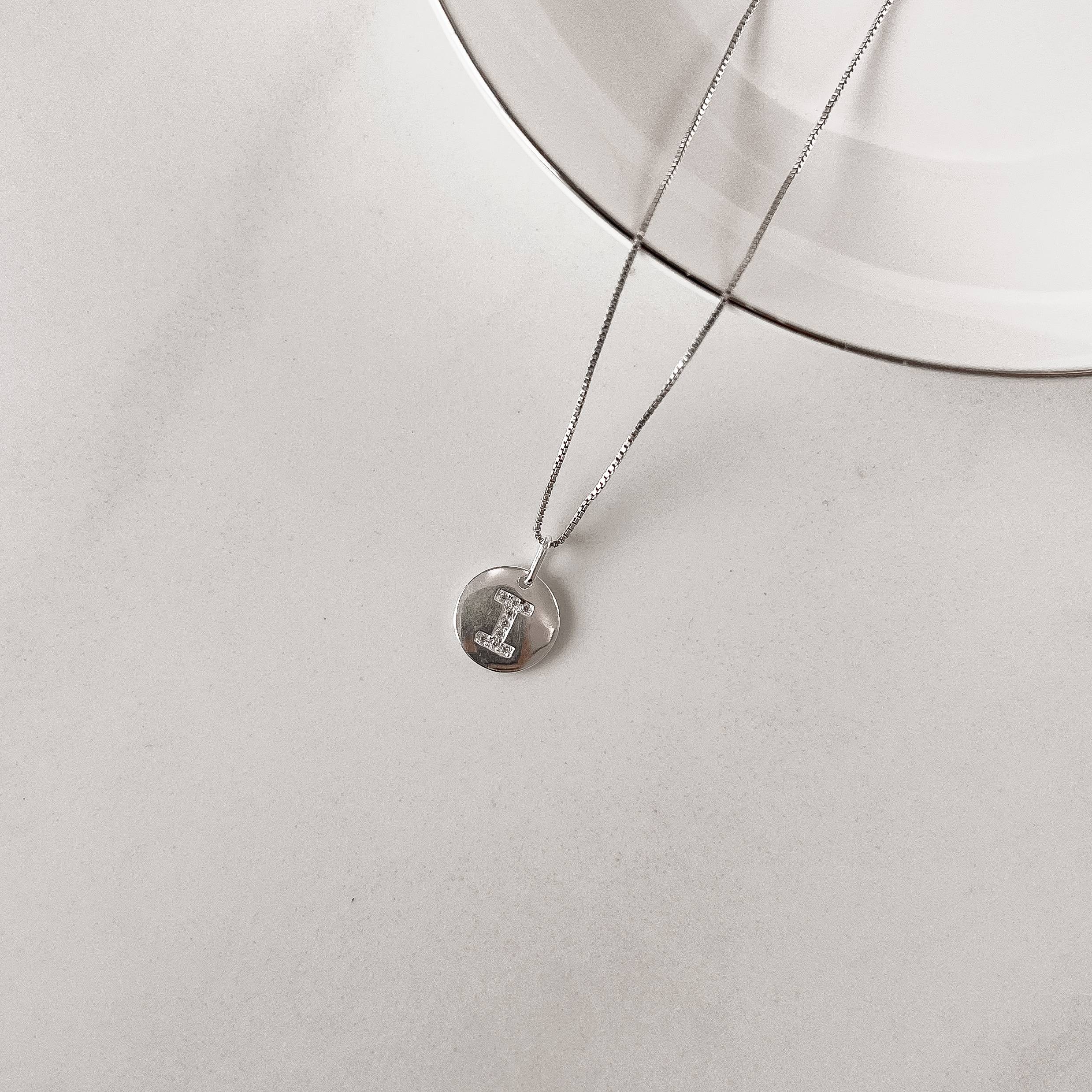 Imagem Secundária Colar pingente medalha letra I cravejada 15mm 45cm