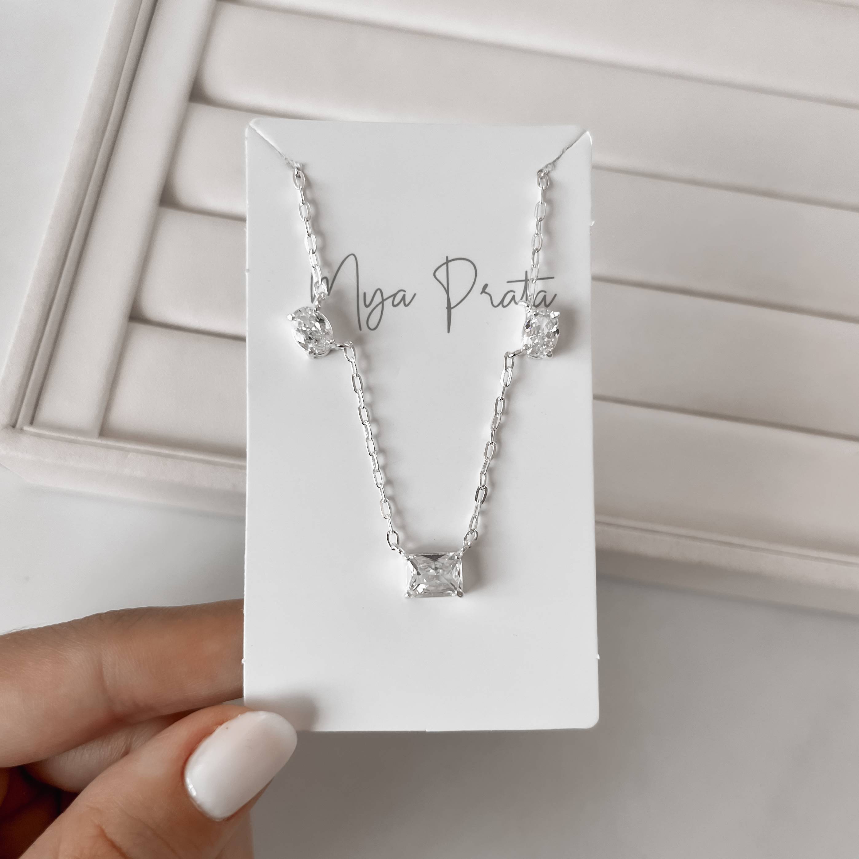 Imagem Secundária Colar zircônias triângulo, oval e retangular 40+5cm