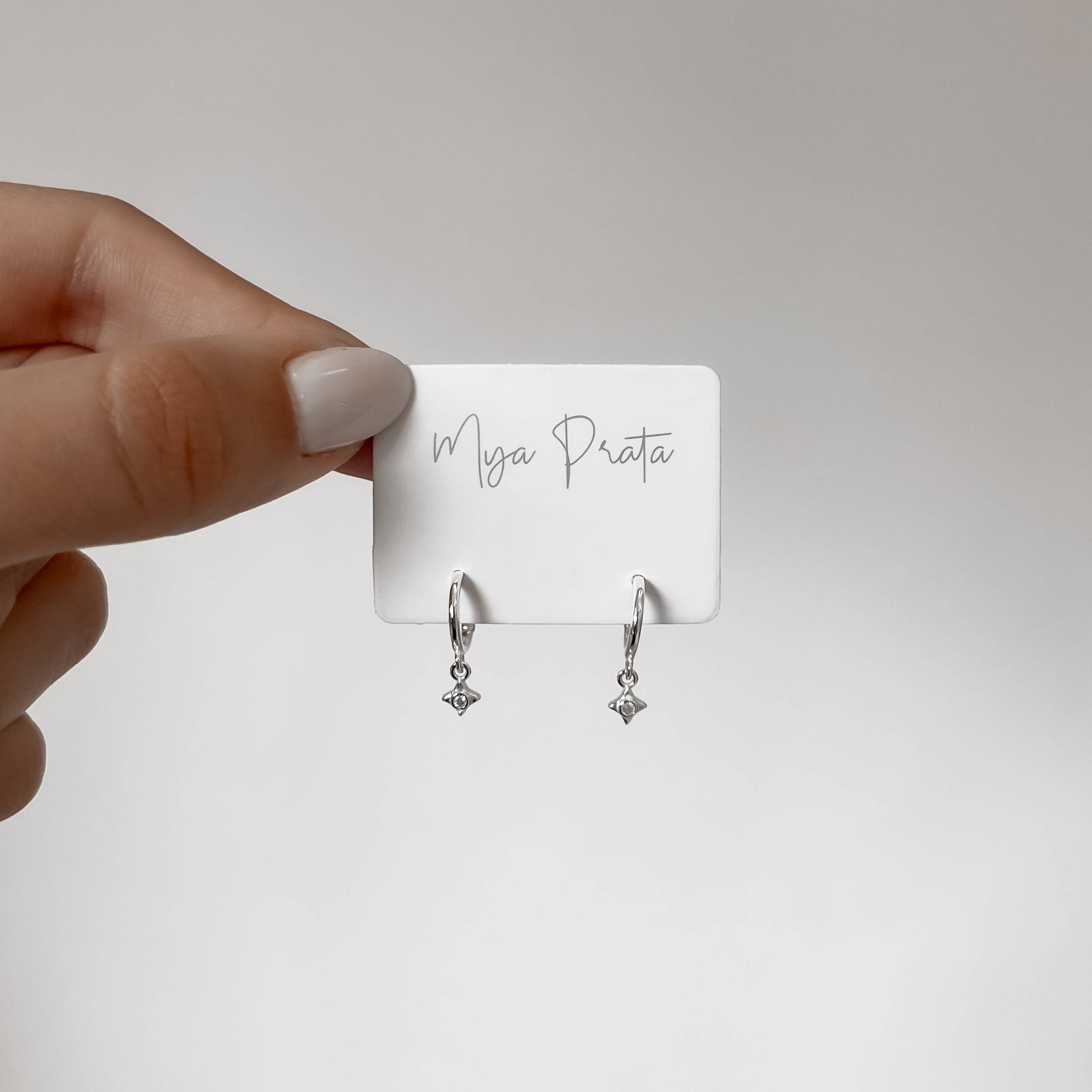 Imagem Argola 9mm pingente estrela tarraxa