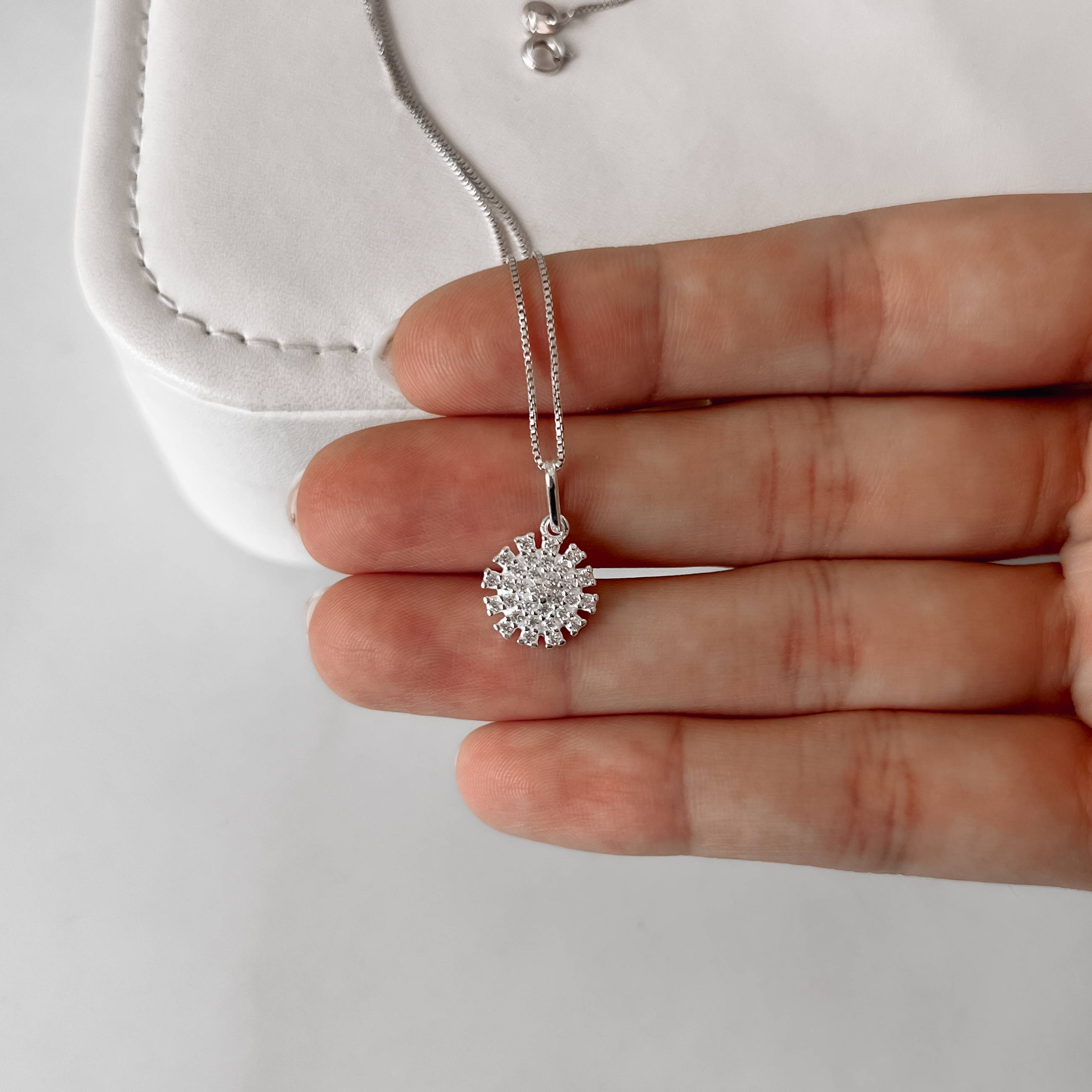 Colar pingente botão cravejado 11mm 45cm