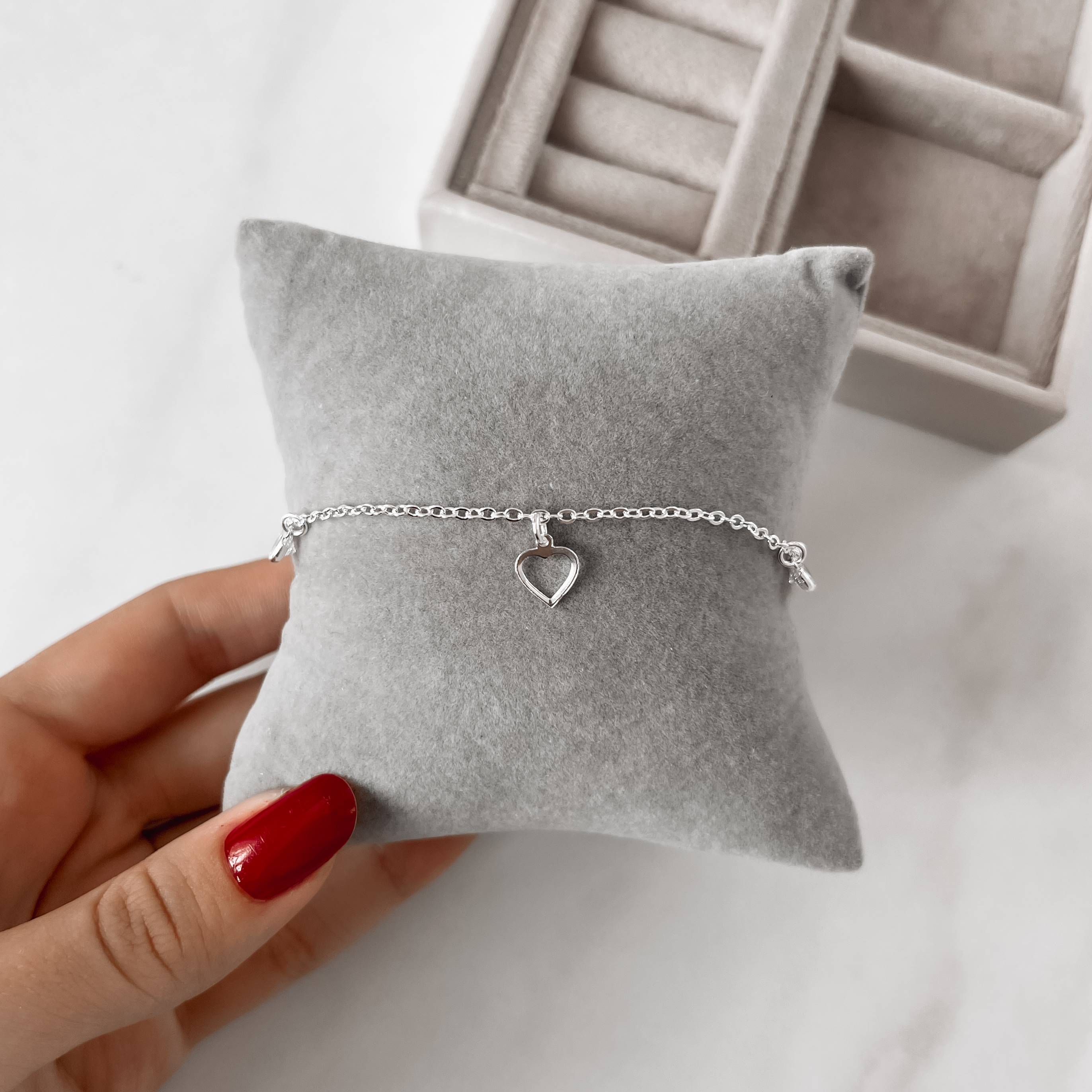 Imagem Secundária Pulseira pingentes coração vazado e zircônias cristal 5mm