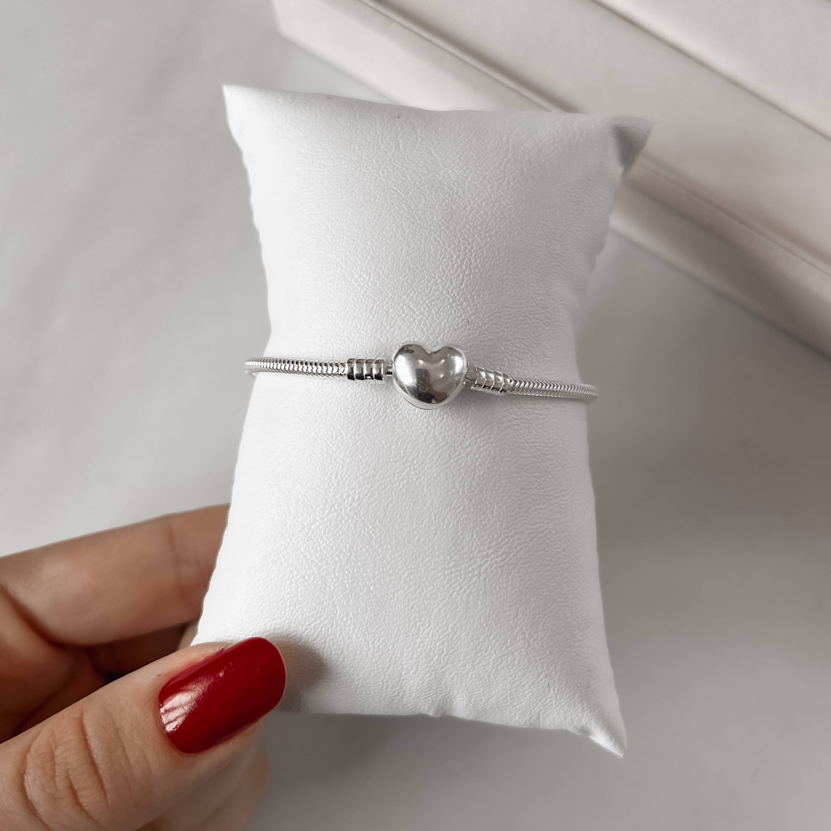 Imagem Secundária Pulseira para berloques 2.4 fecho coração liso