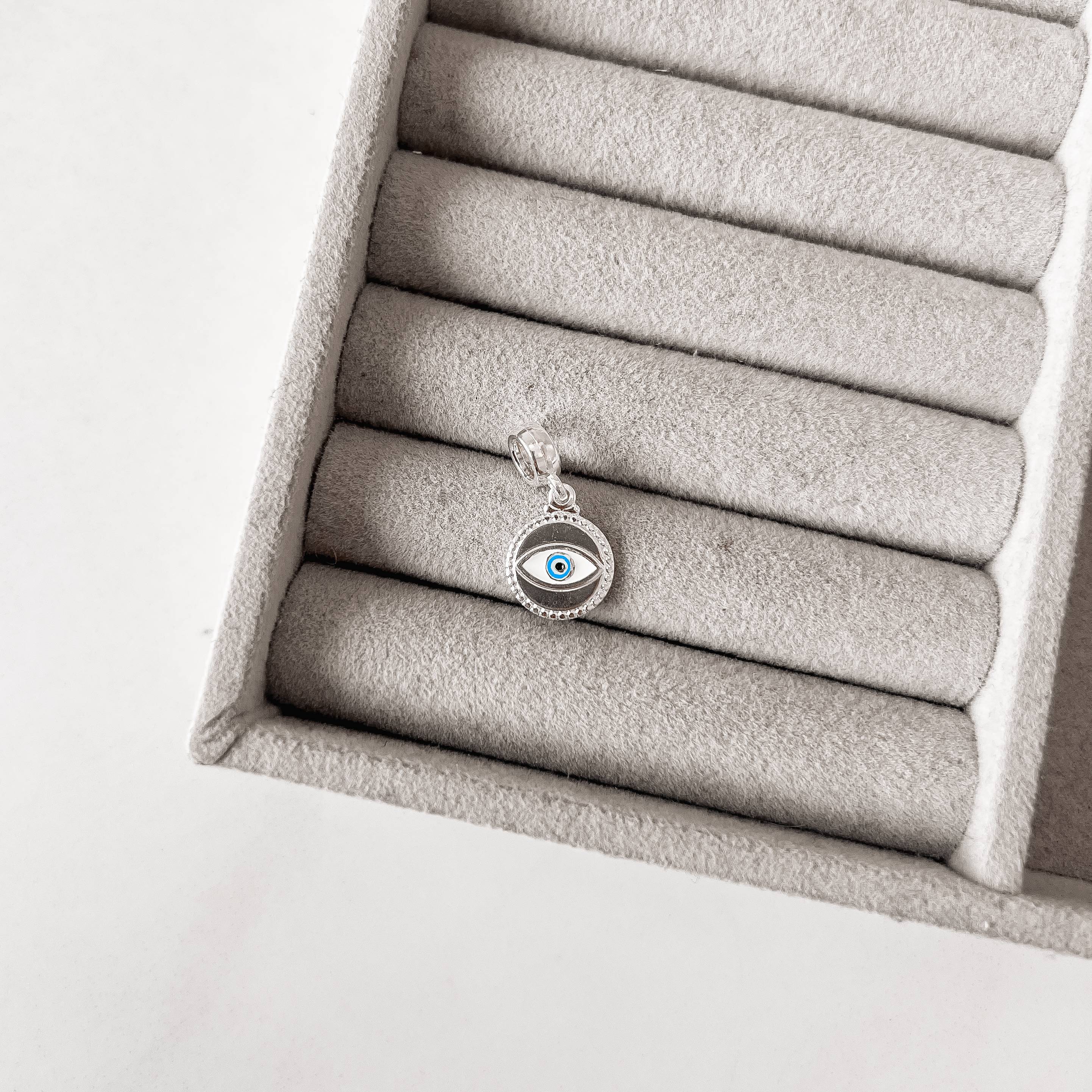 Berloque pingente medalha olho grego resina 12mm