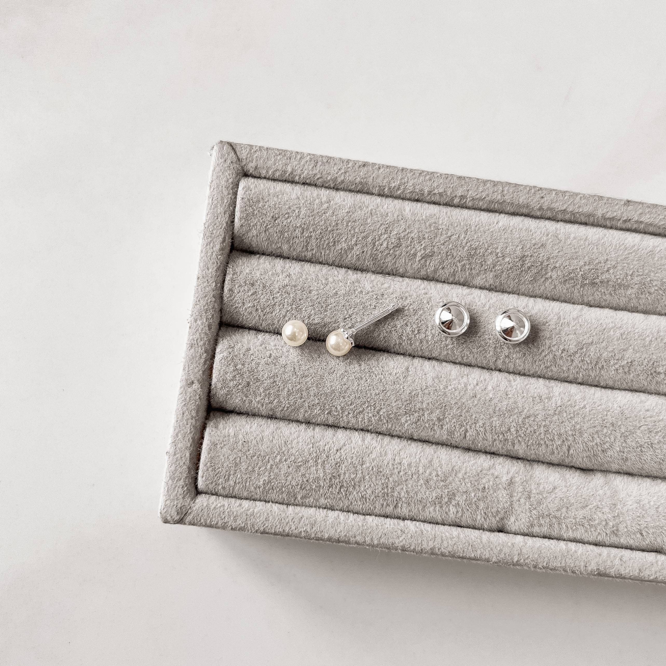 Brinco pérola 4mm tarraxa baby