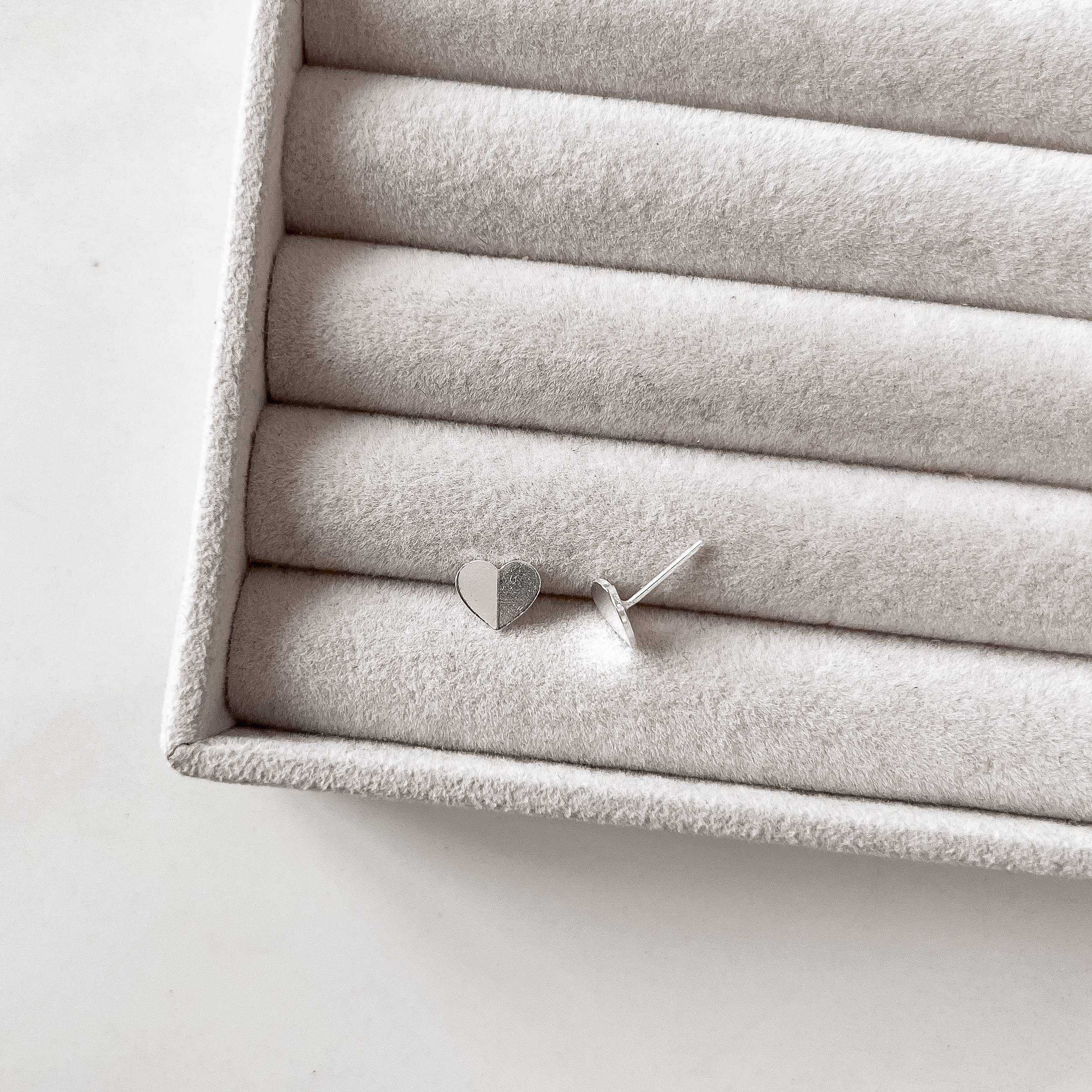 Brinco coração vinco 8mm