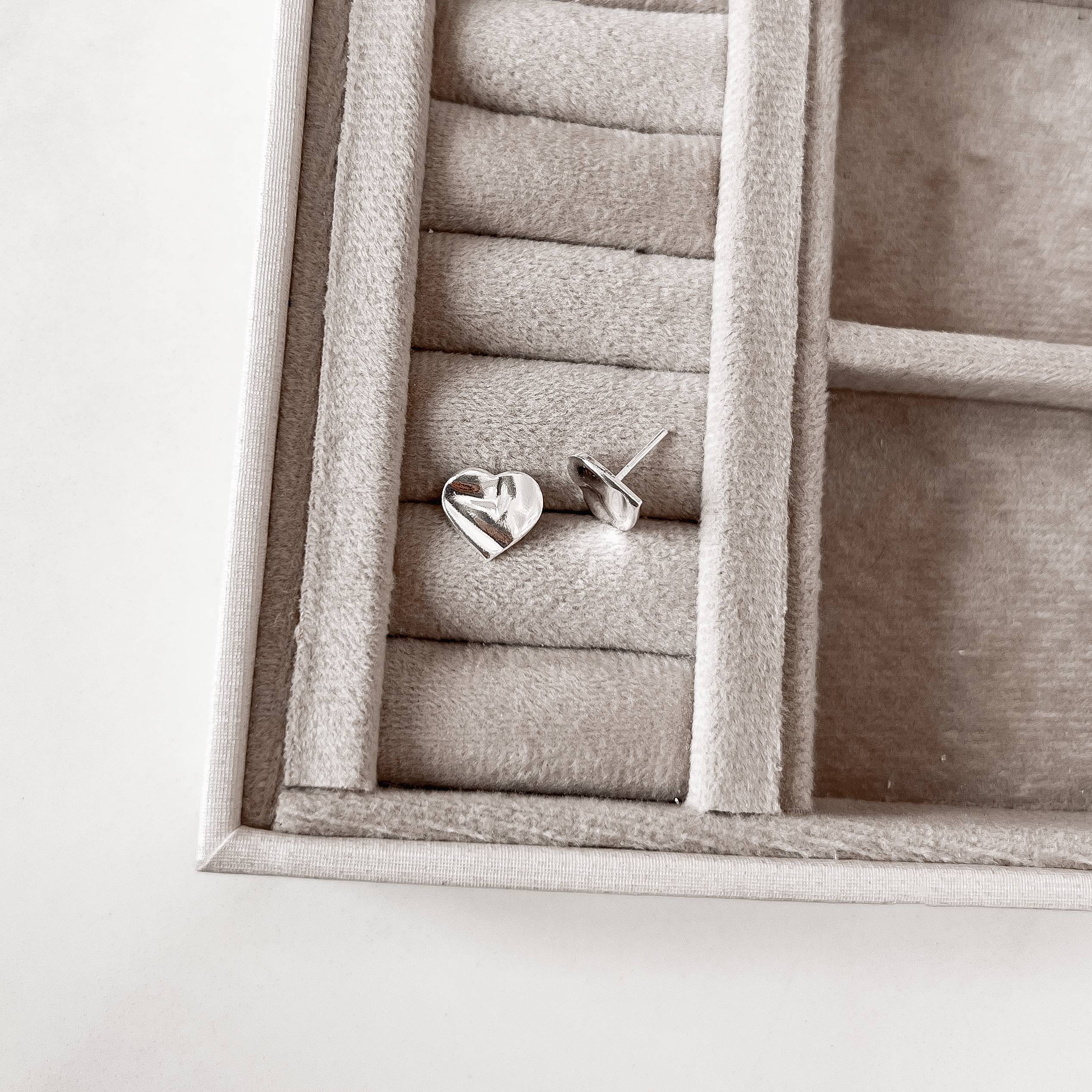 Imagem Secundária Brinco coração ondulado 11mm