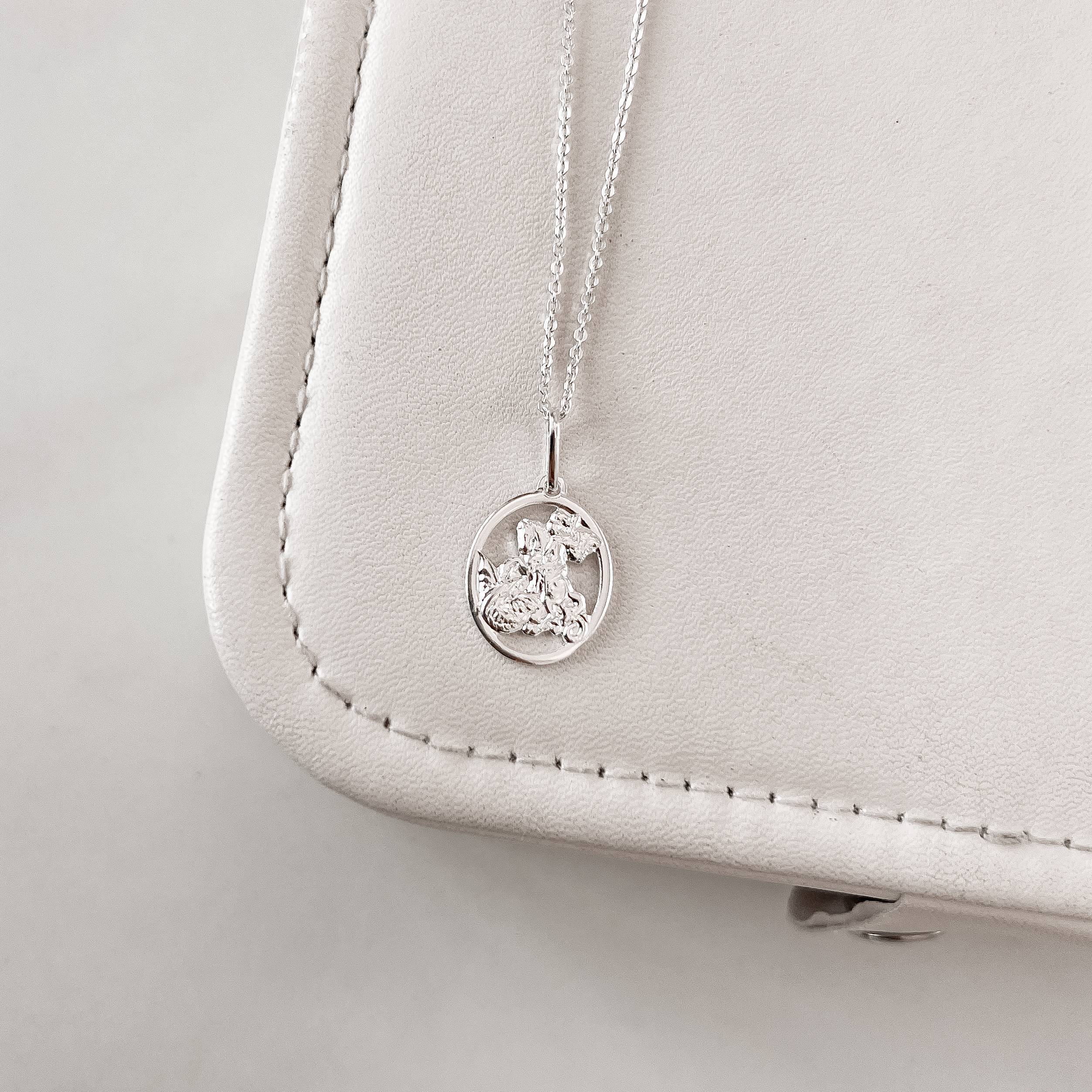 Imagem Colar pingente medalha oval São Jorge 17mm corrente cadeadinho 45cm