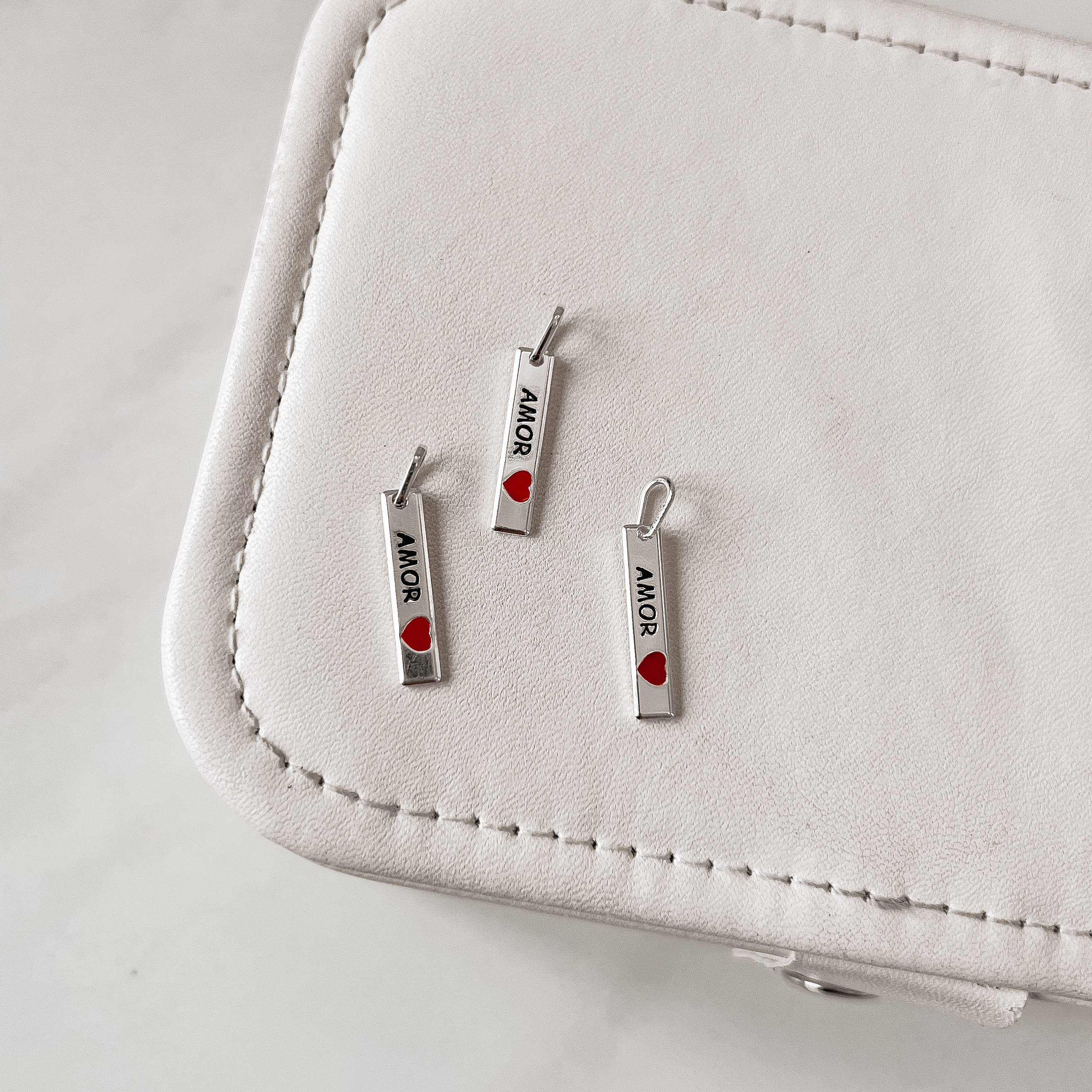 Pingente placa amor resina 20mm