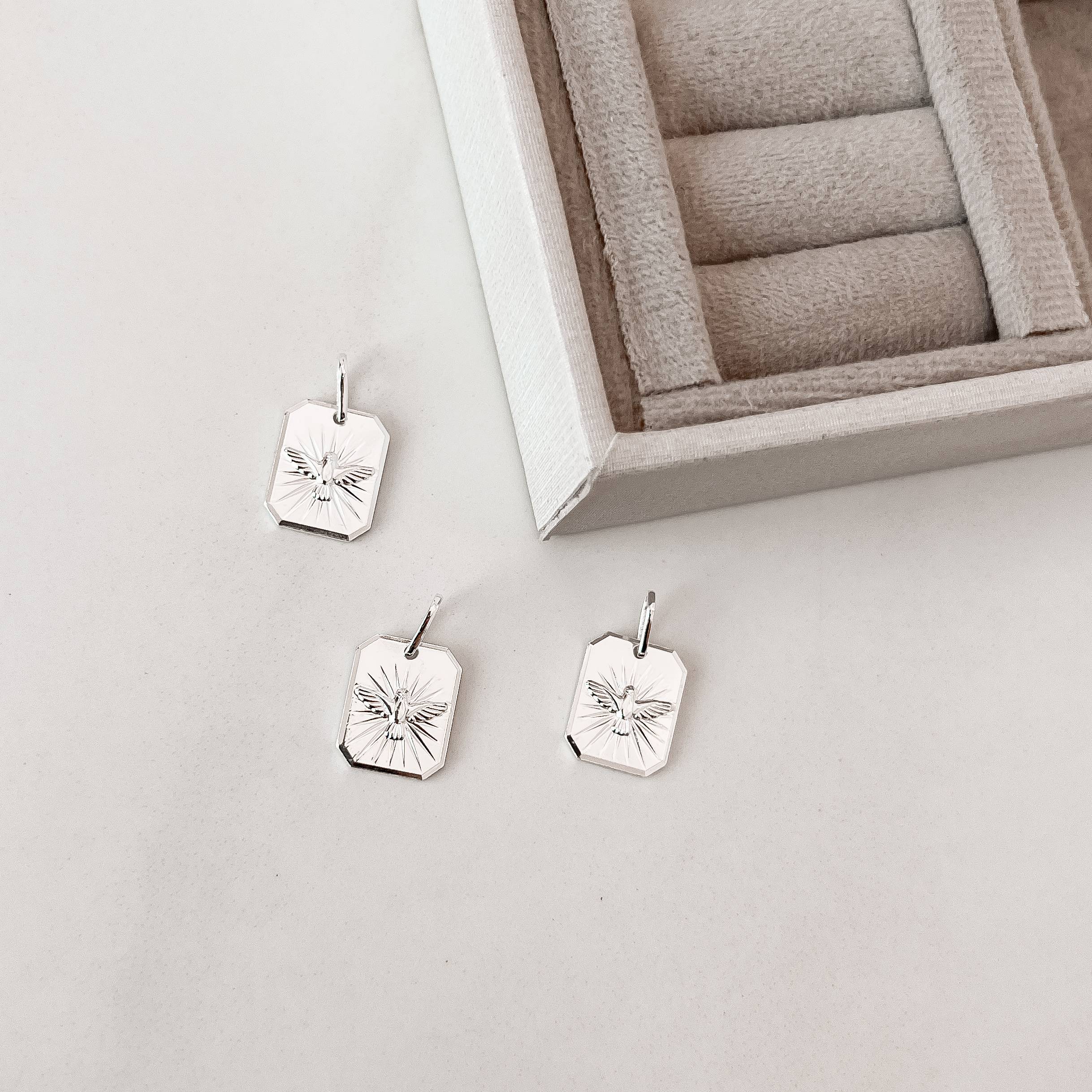 Pingente medalha Espírito Santo desenhado 15mm