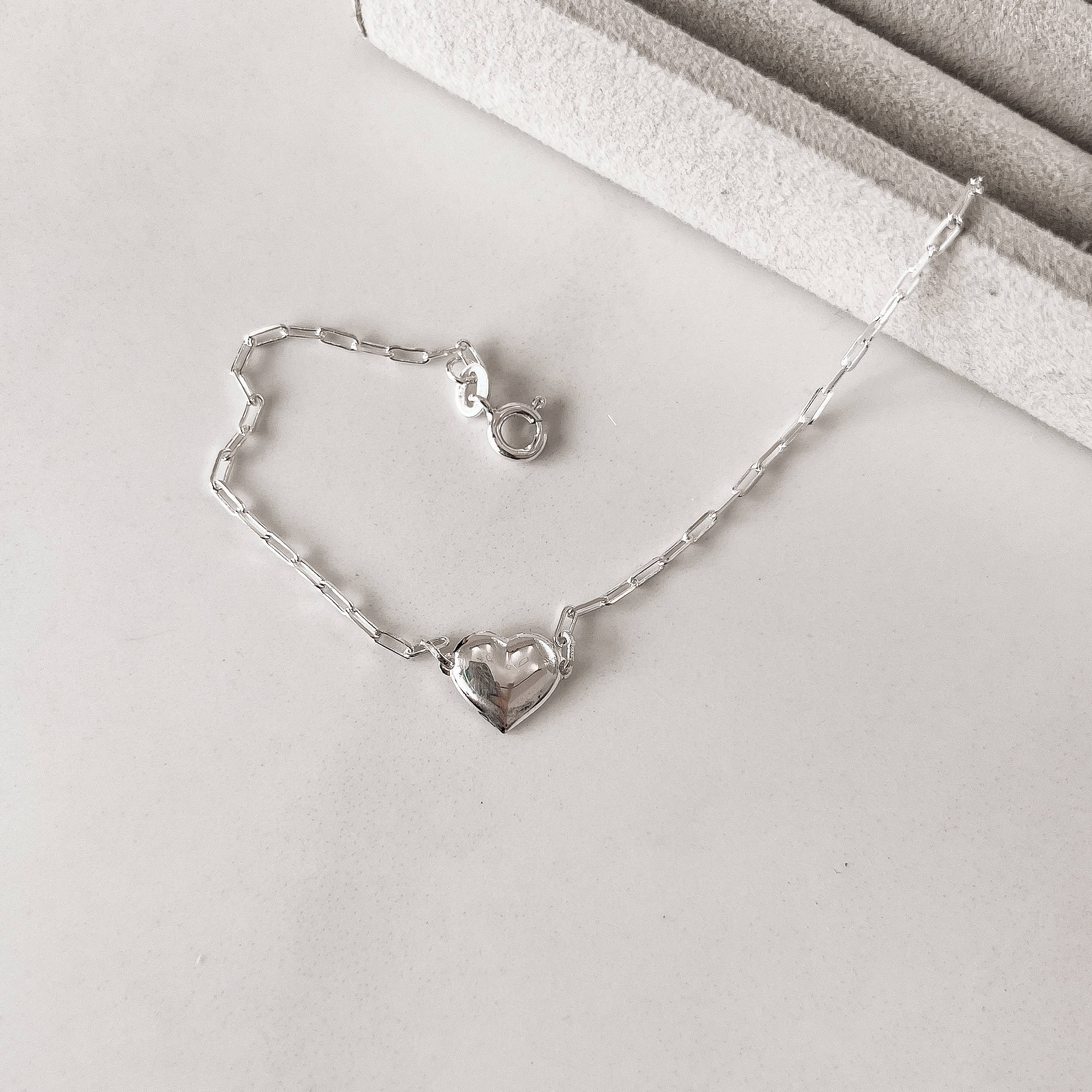 Pulseira entremeio coração liso 10mm corrente cartier